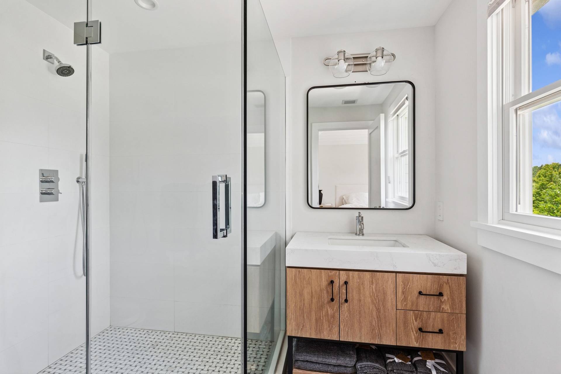 #21 photo, 105 Willow Street, サフォーク郡 Southampton , NY 11968