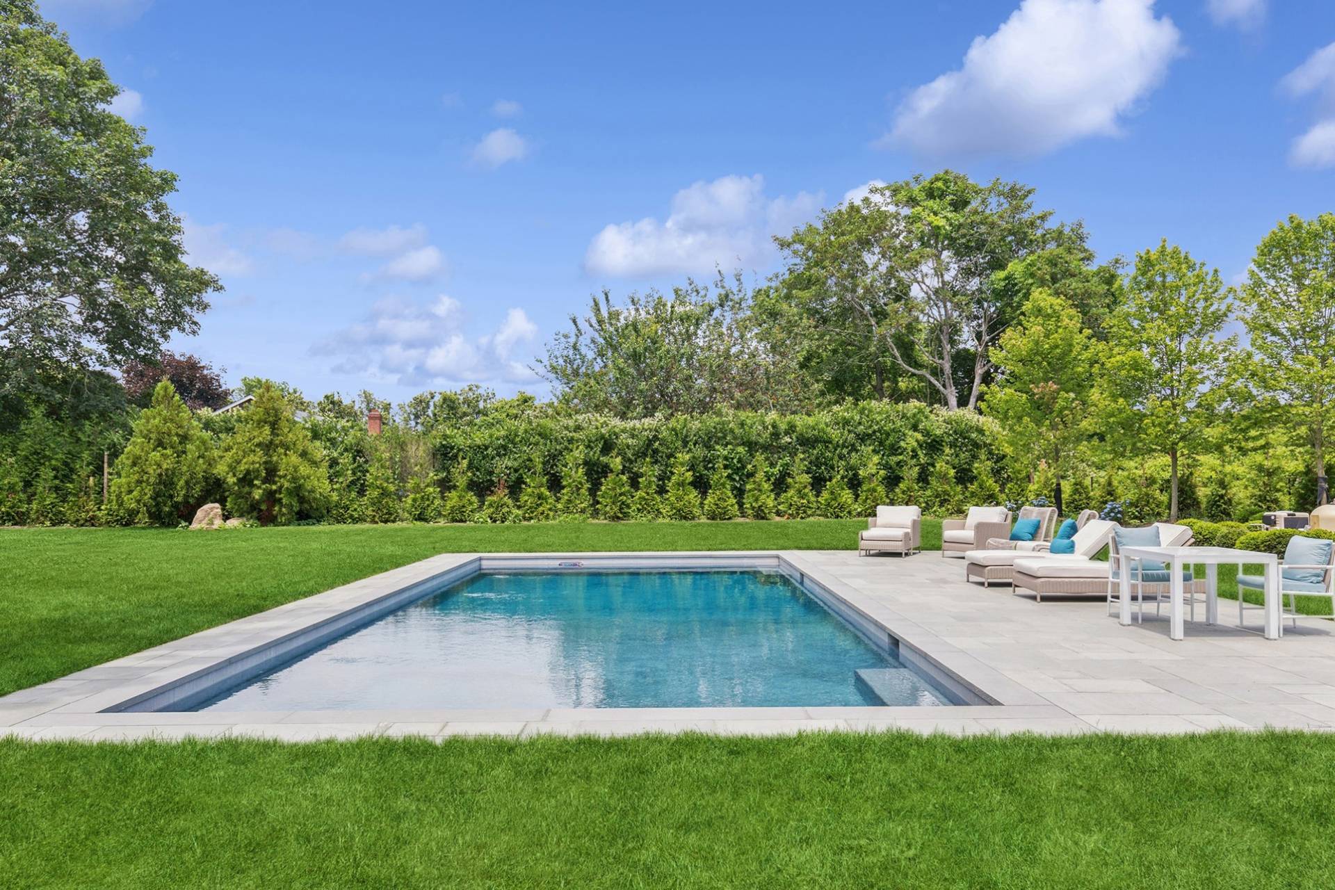 #3 photo, 105 Willow Street, サフォーク郡 Southampton , NY 11968