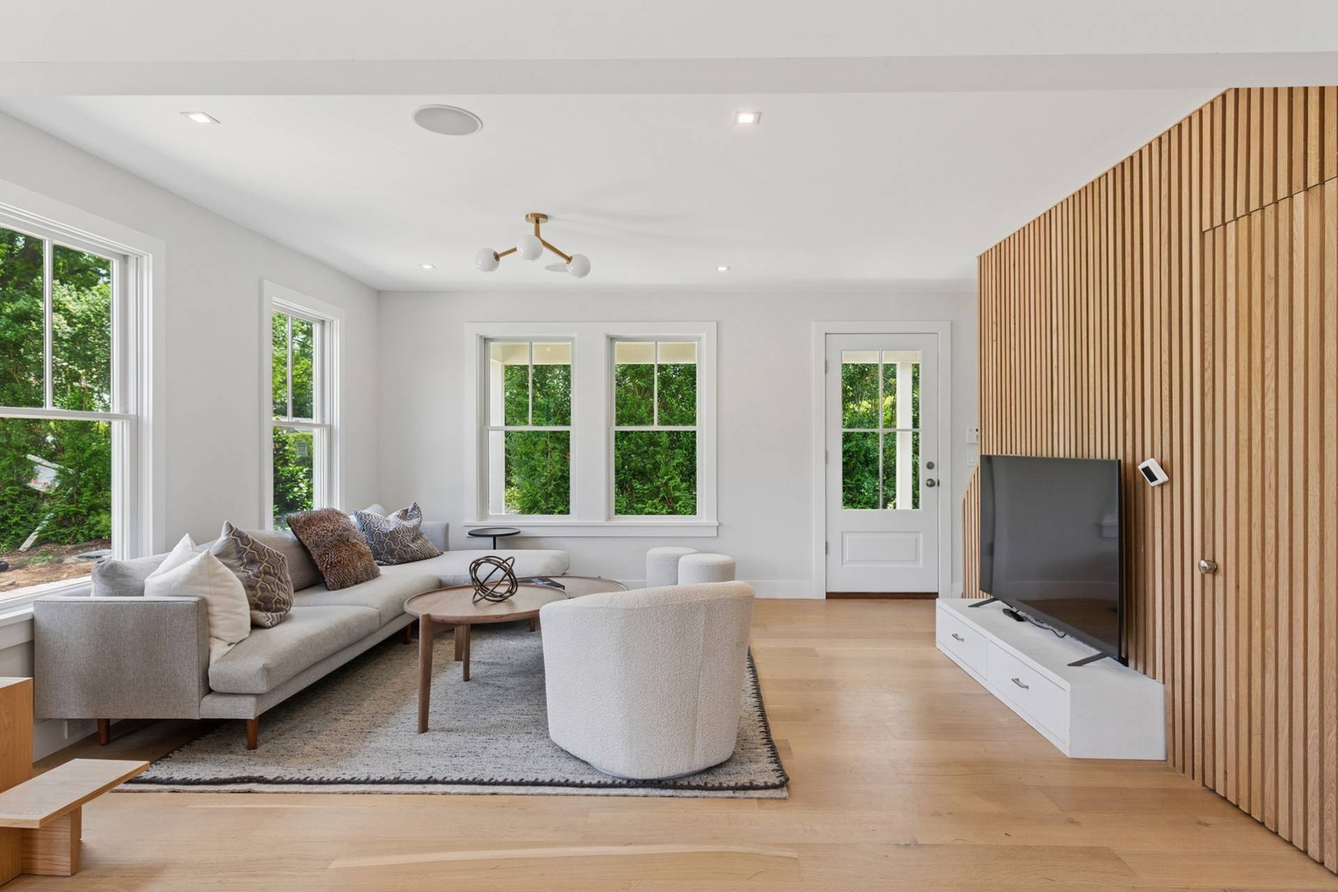 #8 photo, 105 Willow Street, サフォーク郡 Southampton , NY 11968