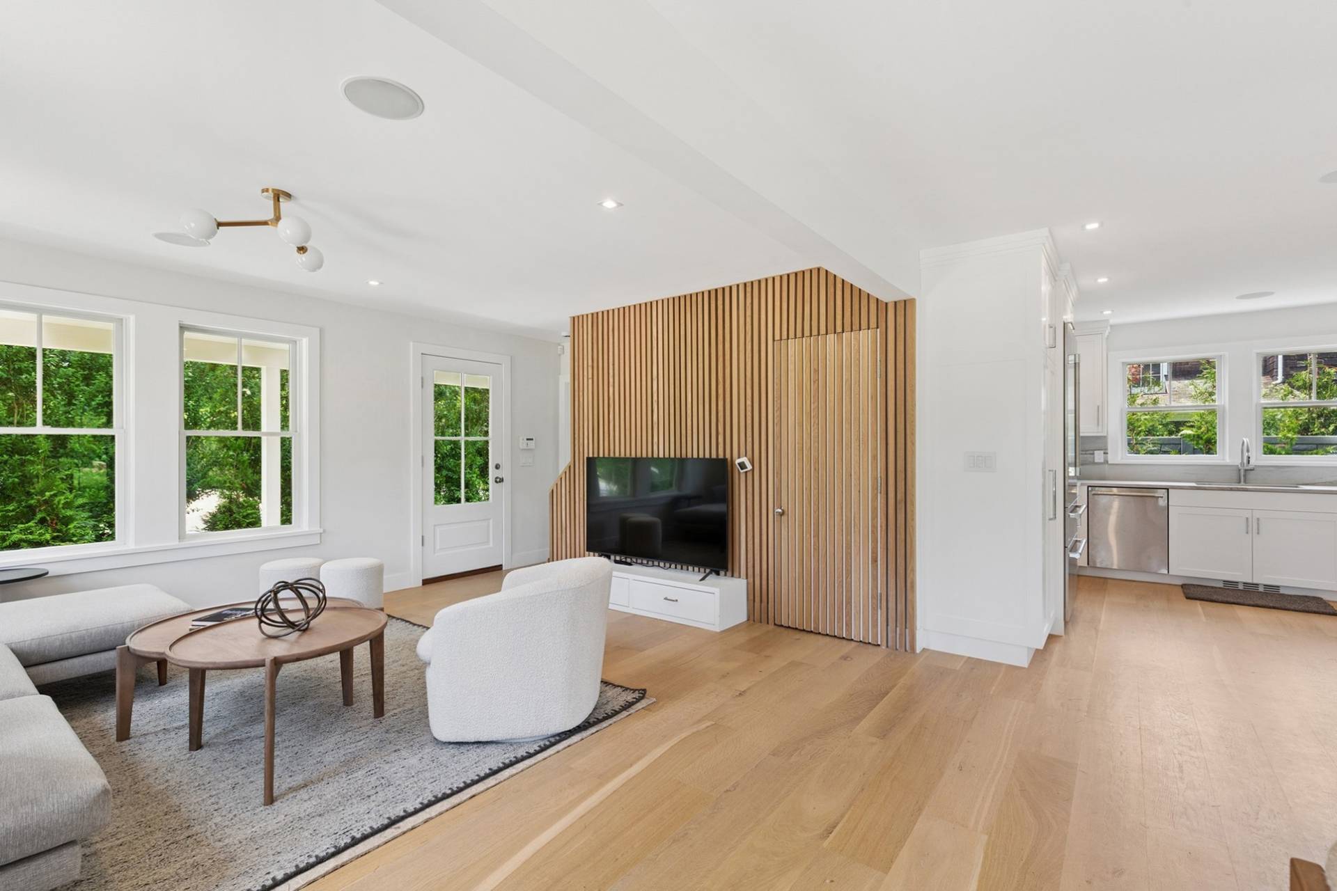 #9 photo, 105 Willow Street, サフォーク郡 Southampton , NY 11968