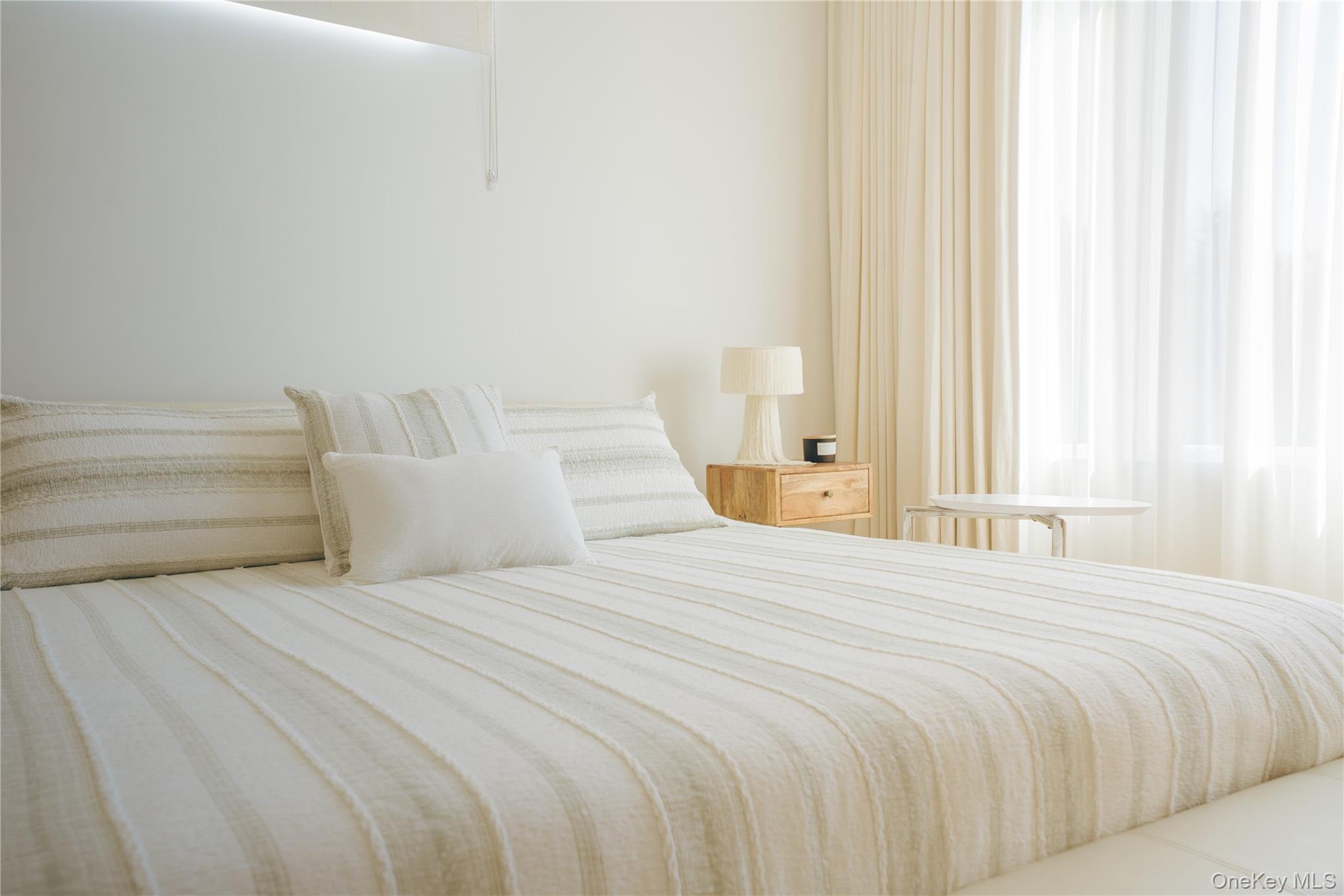 #17 photo, 233 N Magee Street, サフォーク郡 Southampton , NY 11968