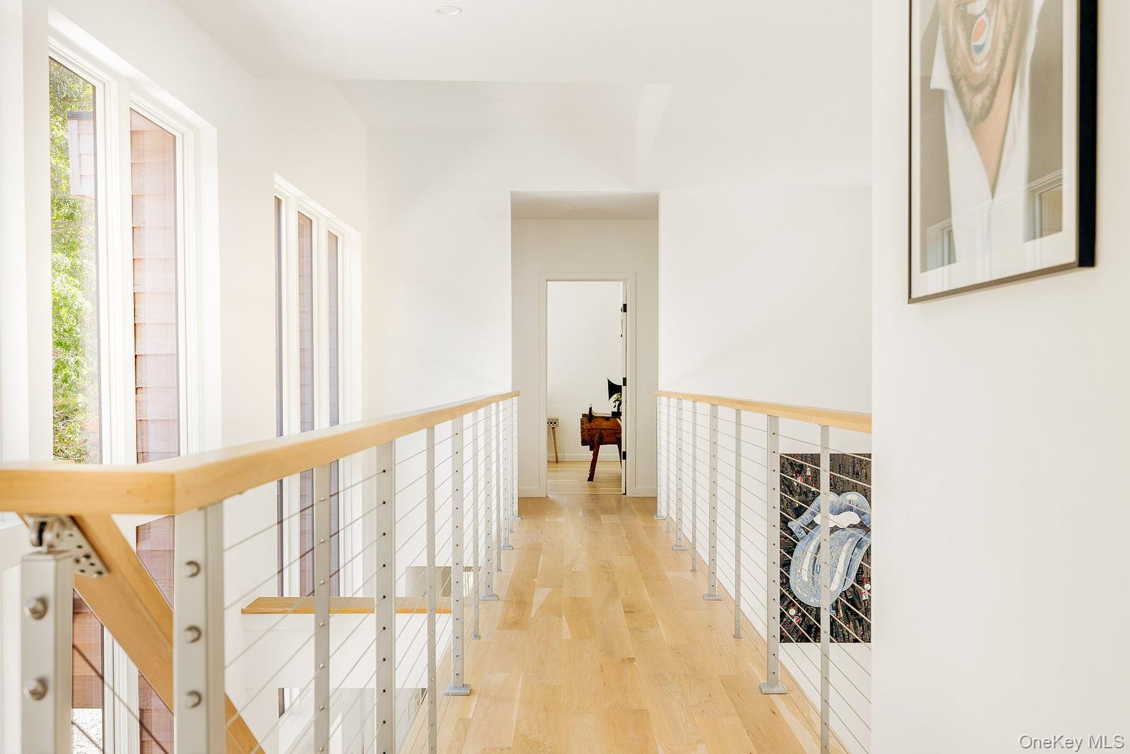 #18 photo, 233 N Magee Street, サフォーク郡 Southampton , NY 11968