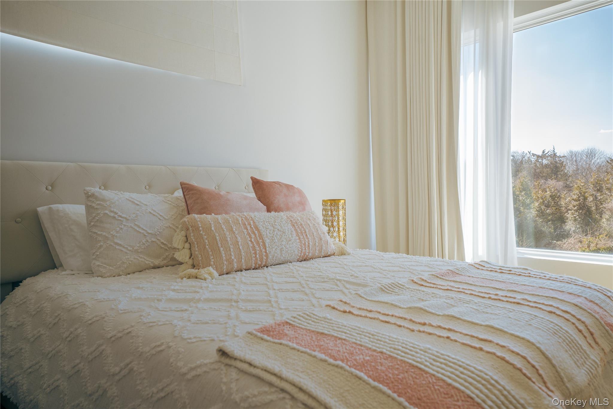 #20 photo, 233 N Magee Street, サフォーク郡 Southampton , NY 11968