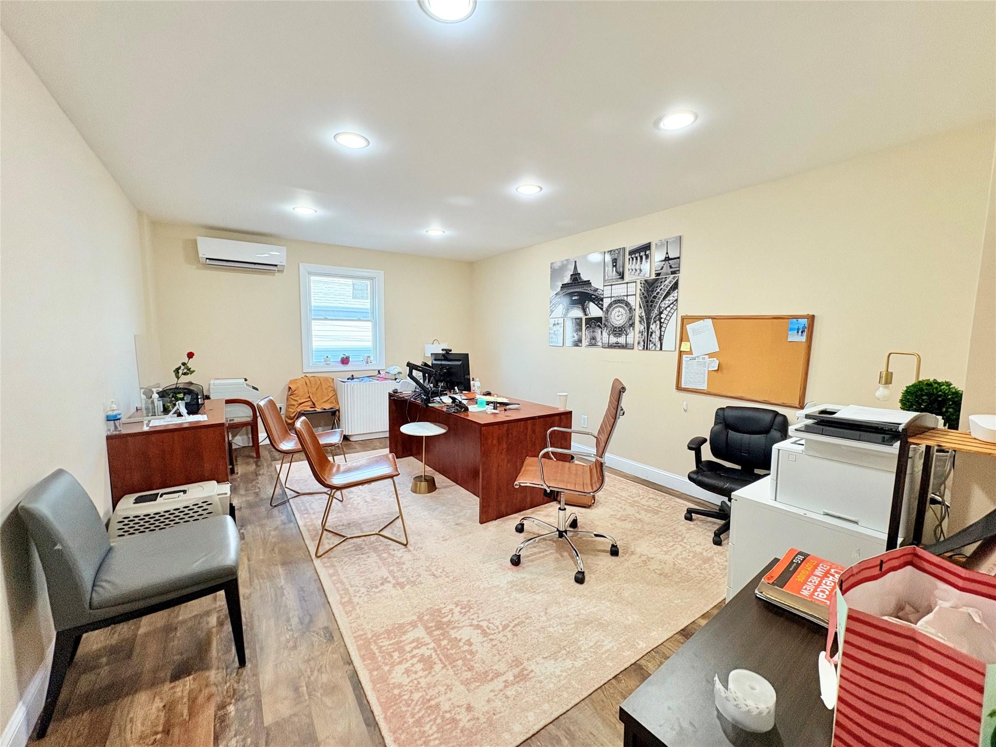 #2 photo, 157 Medford Avenue, サフォーク郡 Patchogue , NY 11772