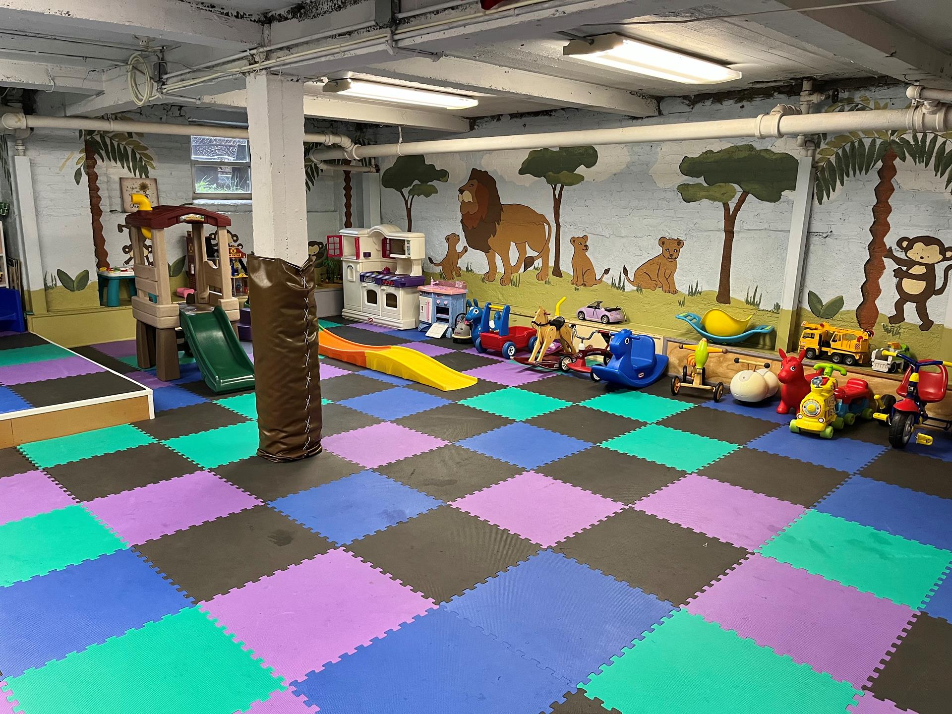 #3 photo, 86-10 34TH Avenue, クイーンズ区 Jackson Heights , NY 11372