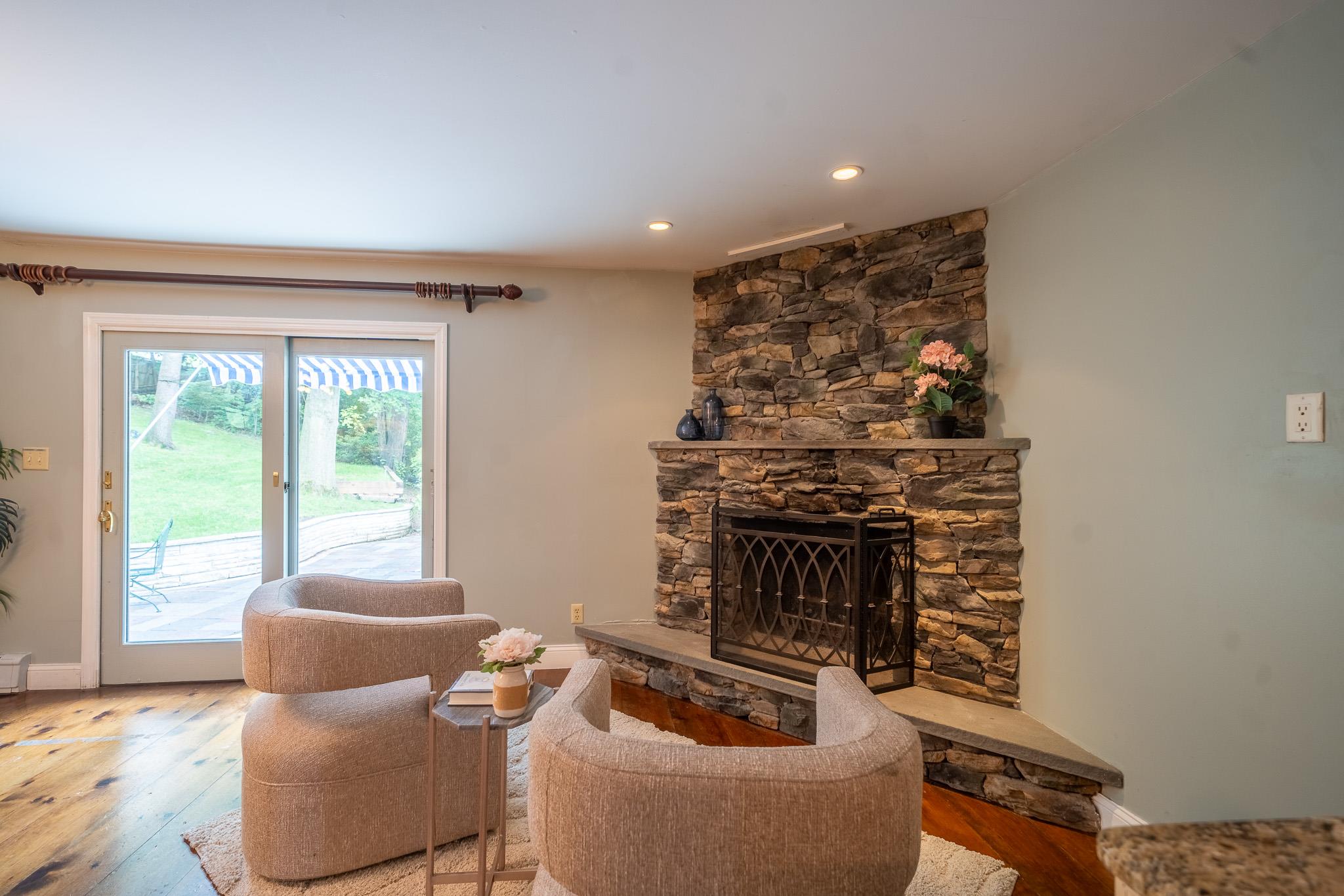 #14 photo, 10 Hickory Lane, Glen Cove , NY 11542