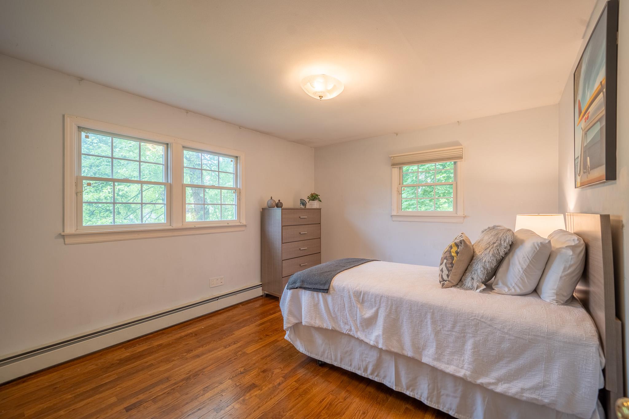 #20 photo, 10 Hickory Lane, Glen Cove , NY 11542