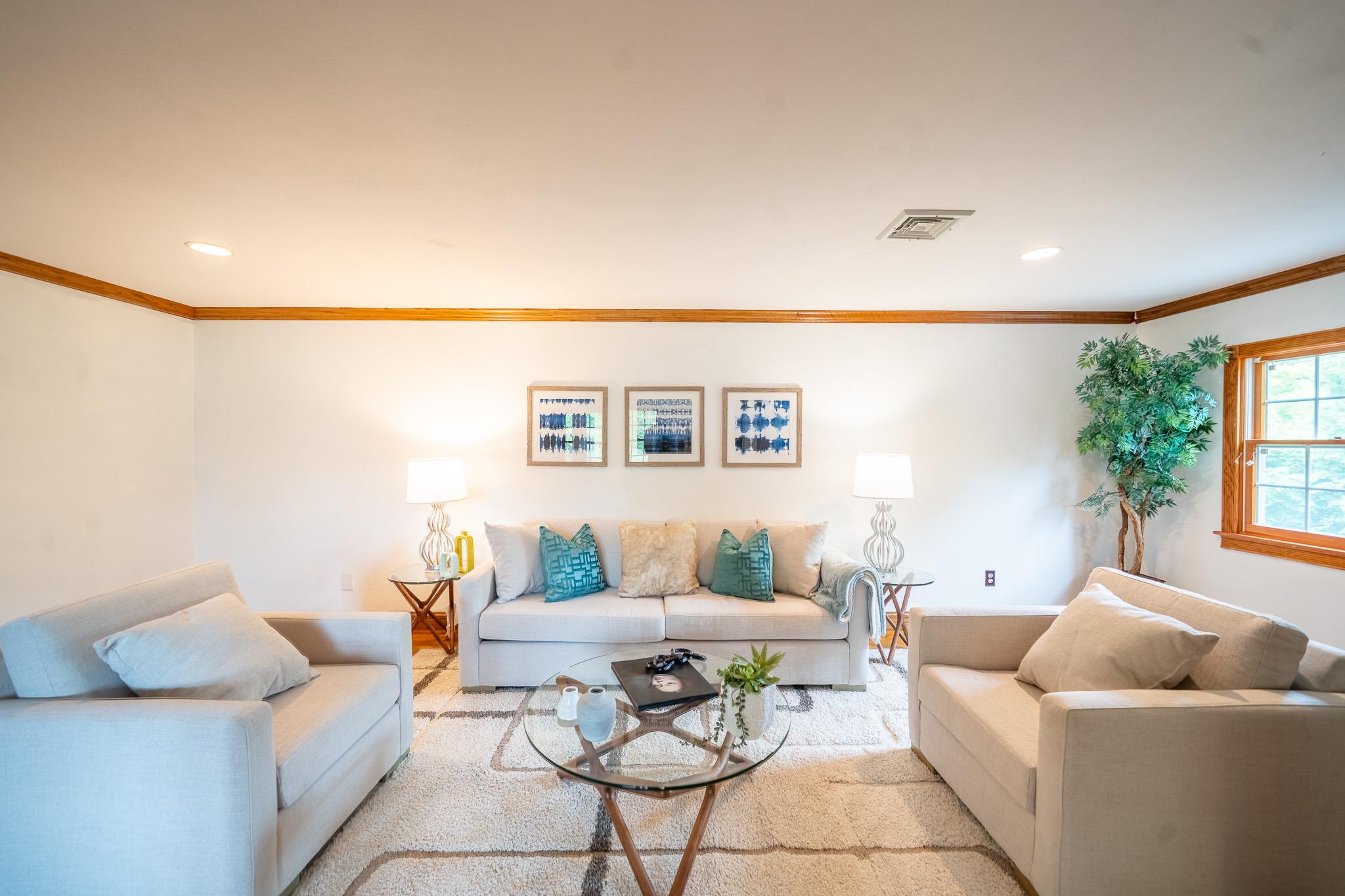 #7 photo, 10 Hickory Lane, Glen Cove , NY 11542