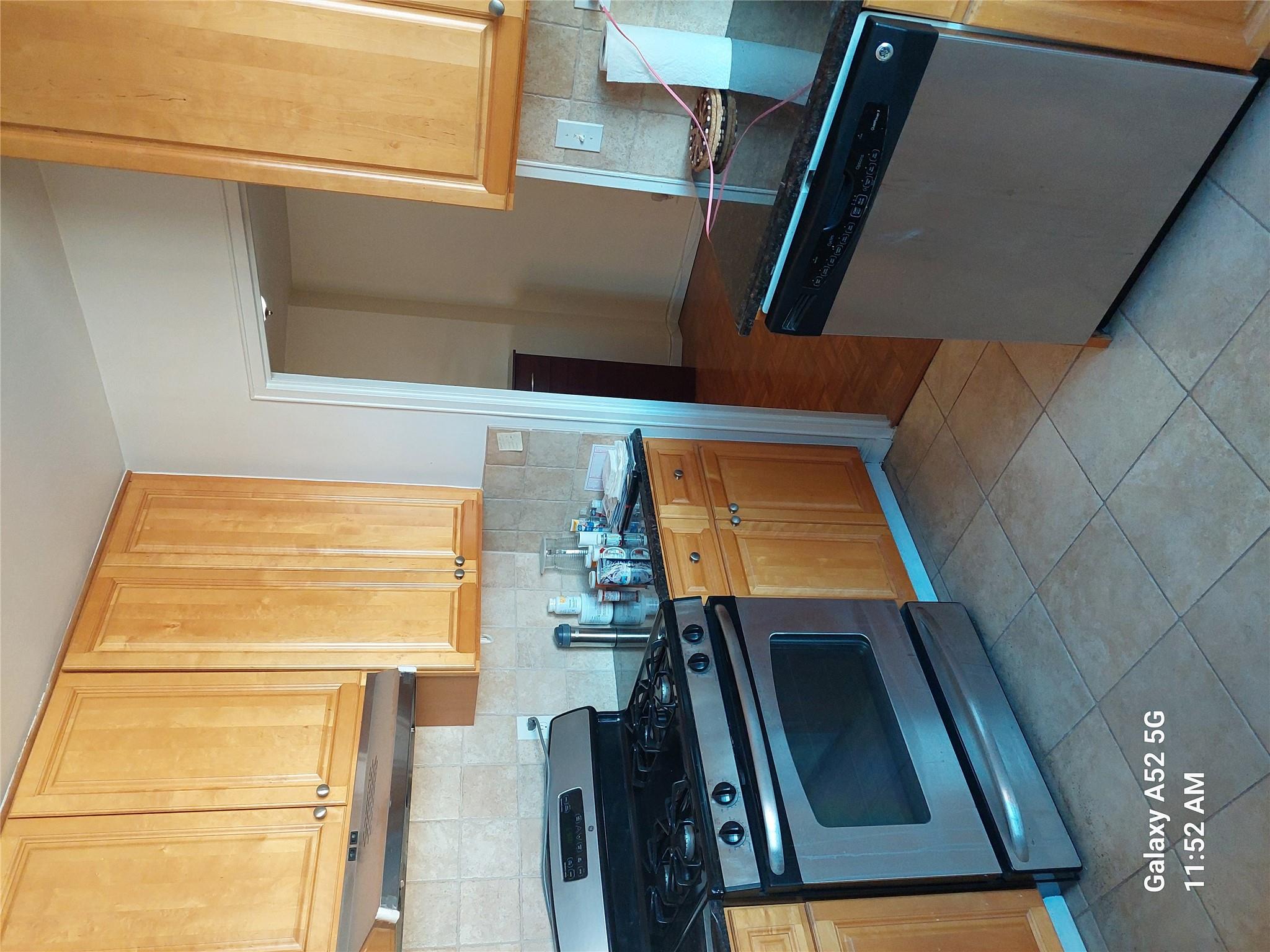 #6 photo, 220-55 46 Avenue, קווינס Bayside , NY 11361