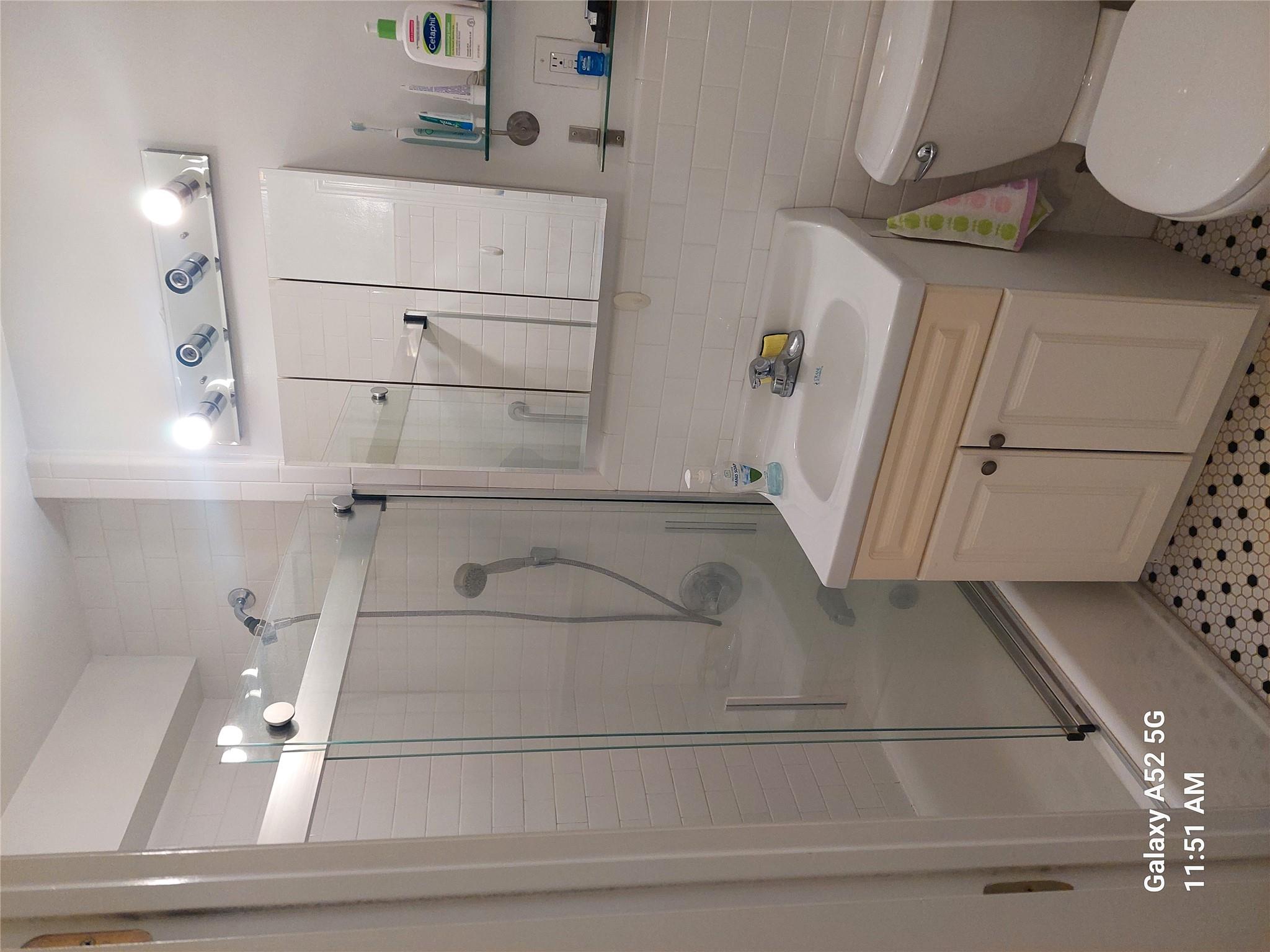 #8 photo, 220-55 46 Avenue, קווינס Bayside , NY 11361