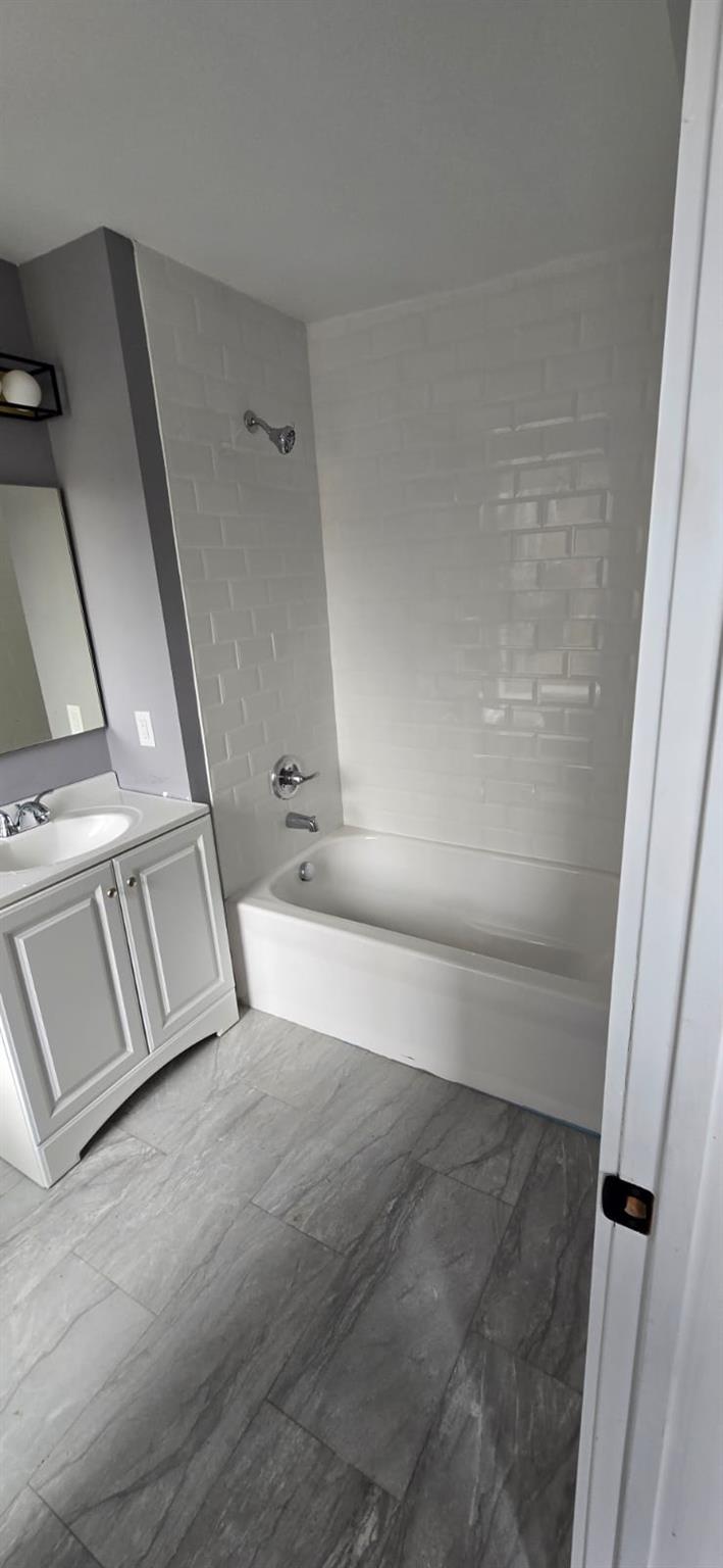 #2 photo, 194 Chambers Street, Newburgh , NY 12550