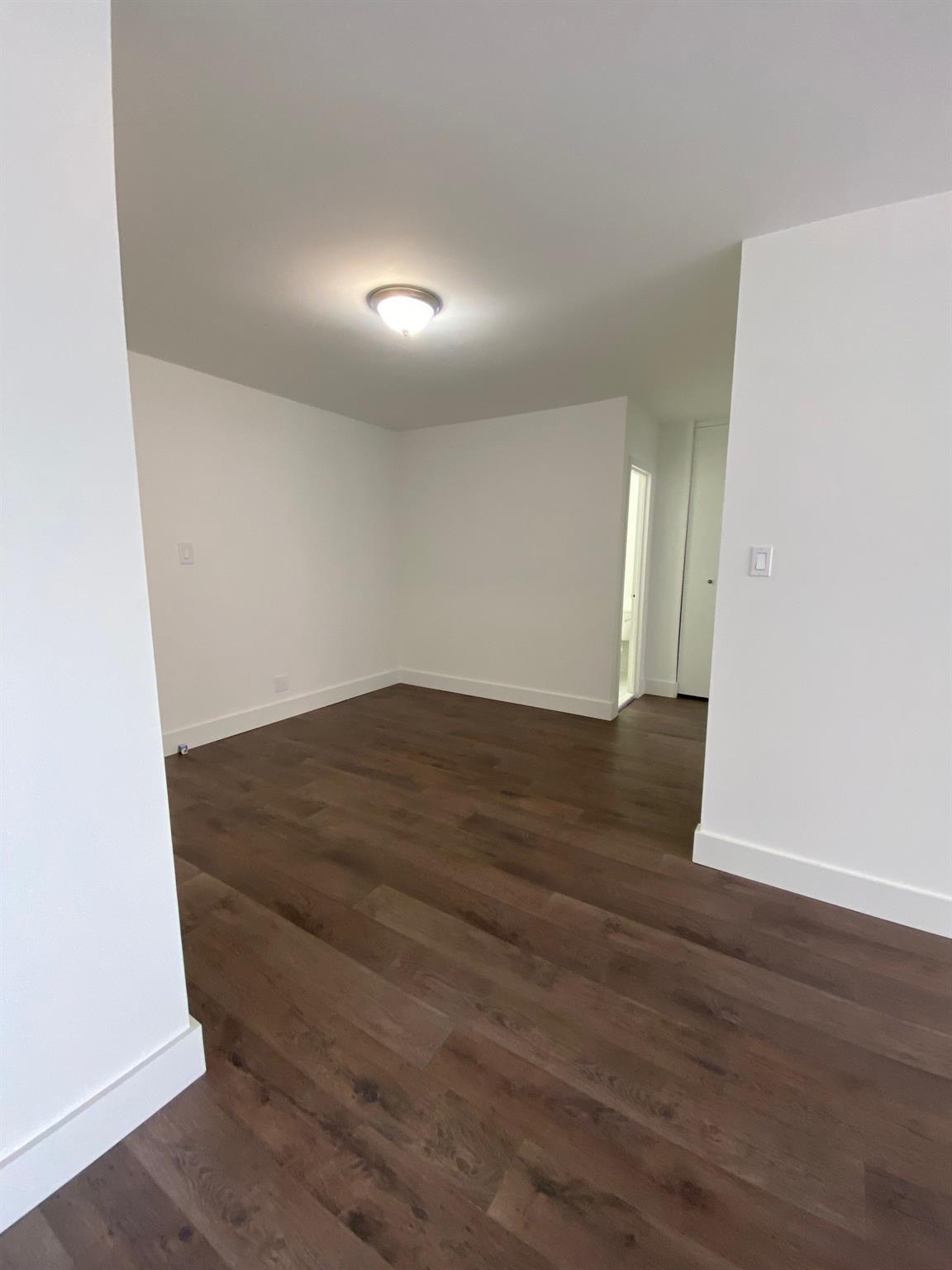 #11 photo, 39-60 54 Street, クイーンズ区 Woodside , NY 11377