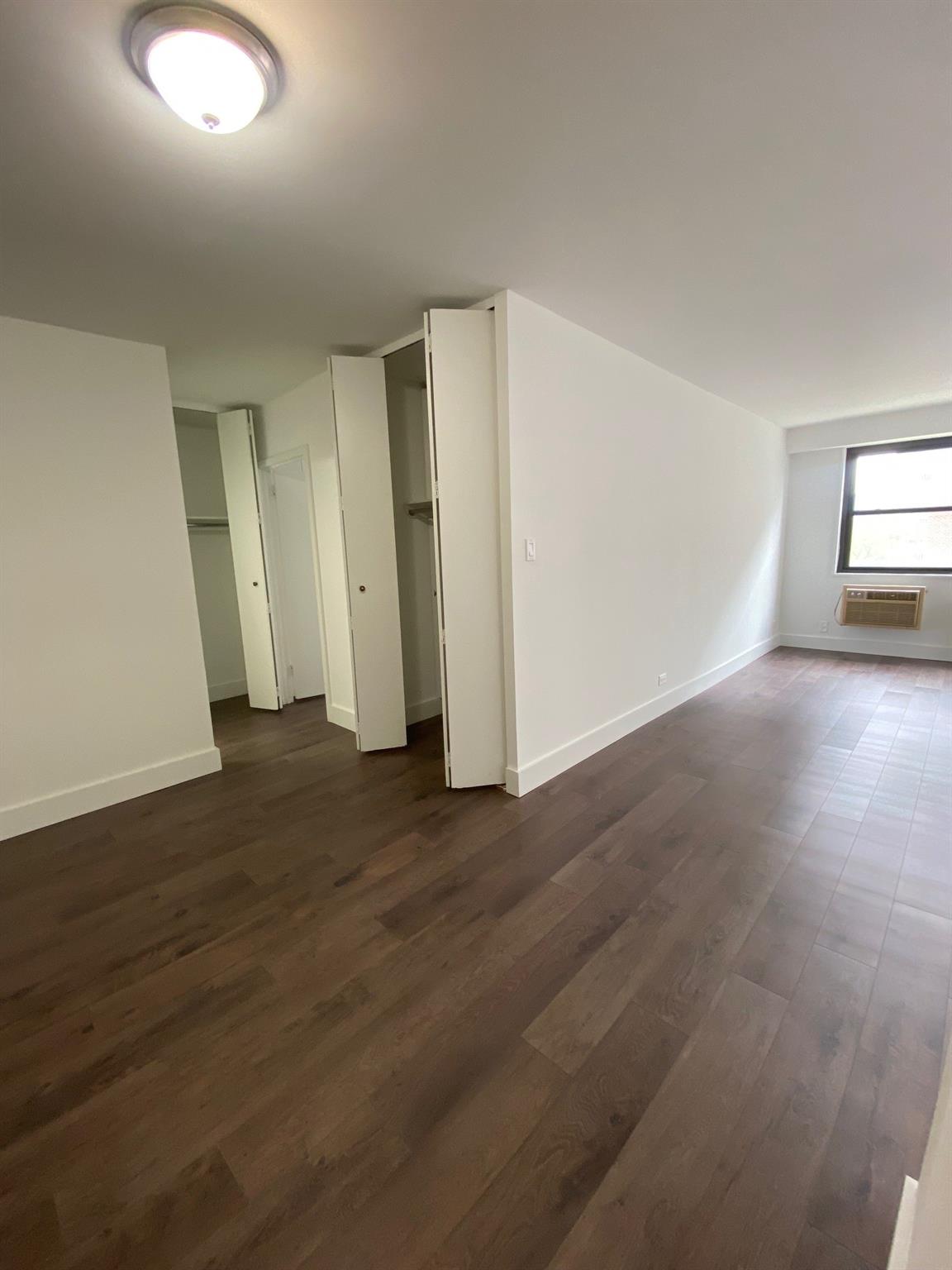 #9 photo, 39-60 54 Street, クイーンズ区 Woodside , NY 11377