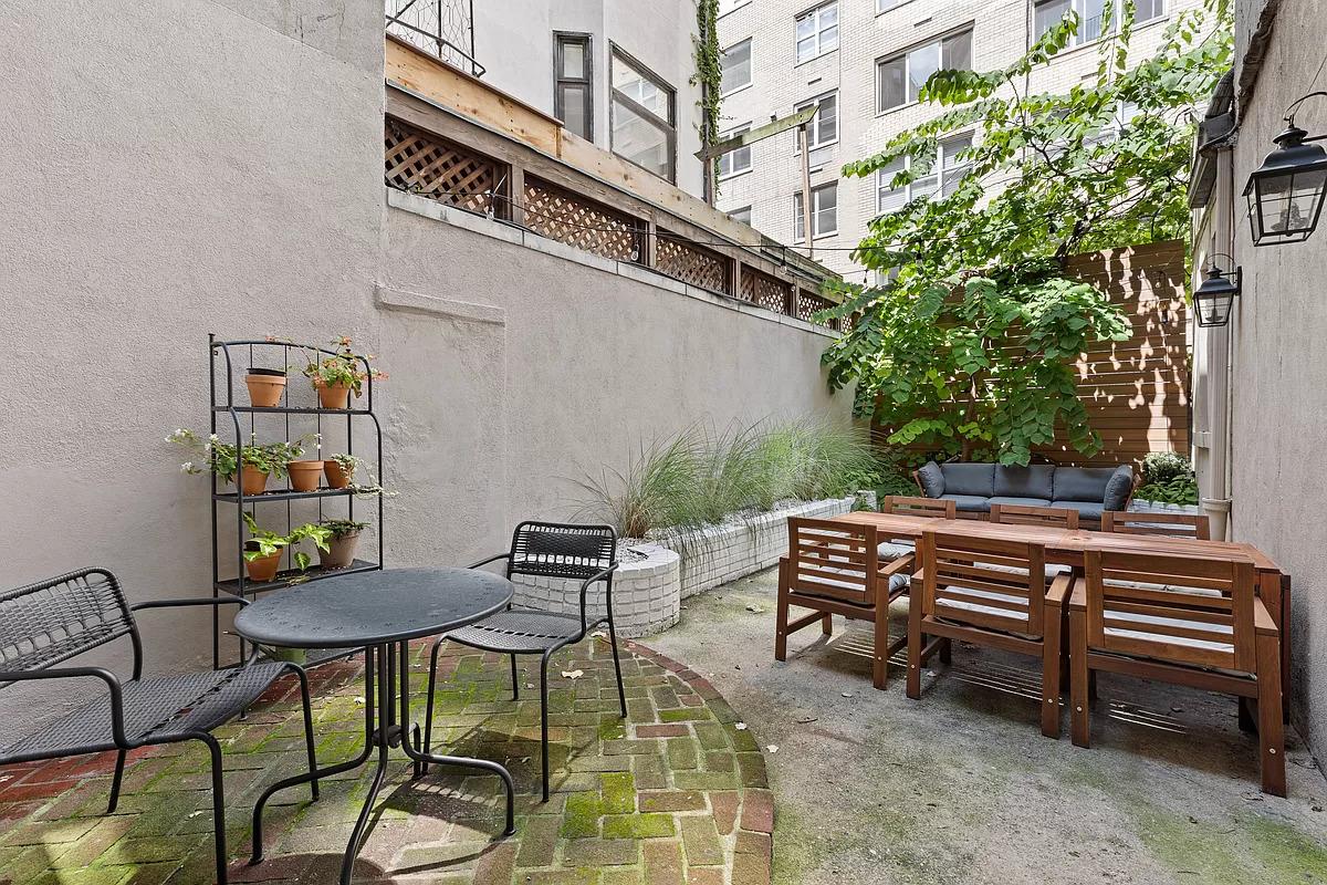 #12 photo, 9 E 82ND Street, マンハッタン Upper East Side , NY 10028