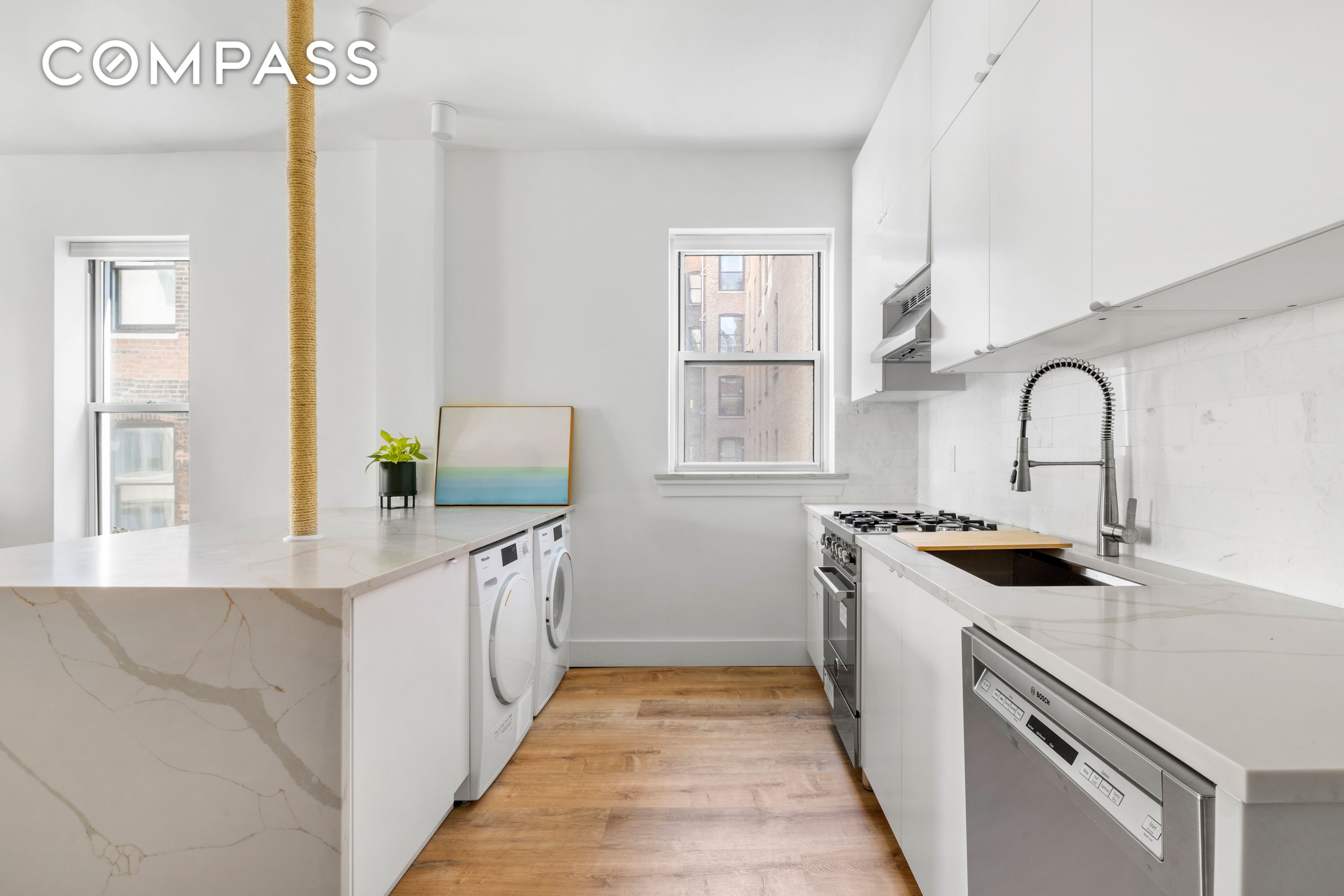 #5 photo, 345 W 70th Street, Lenox Hill , NY 10021