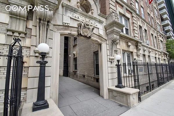 #9 photo, 345 W 70th Street, Lenox Hill , NY 10021