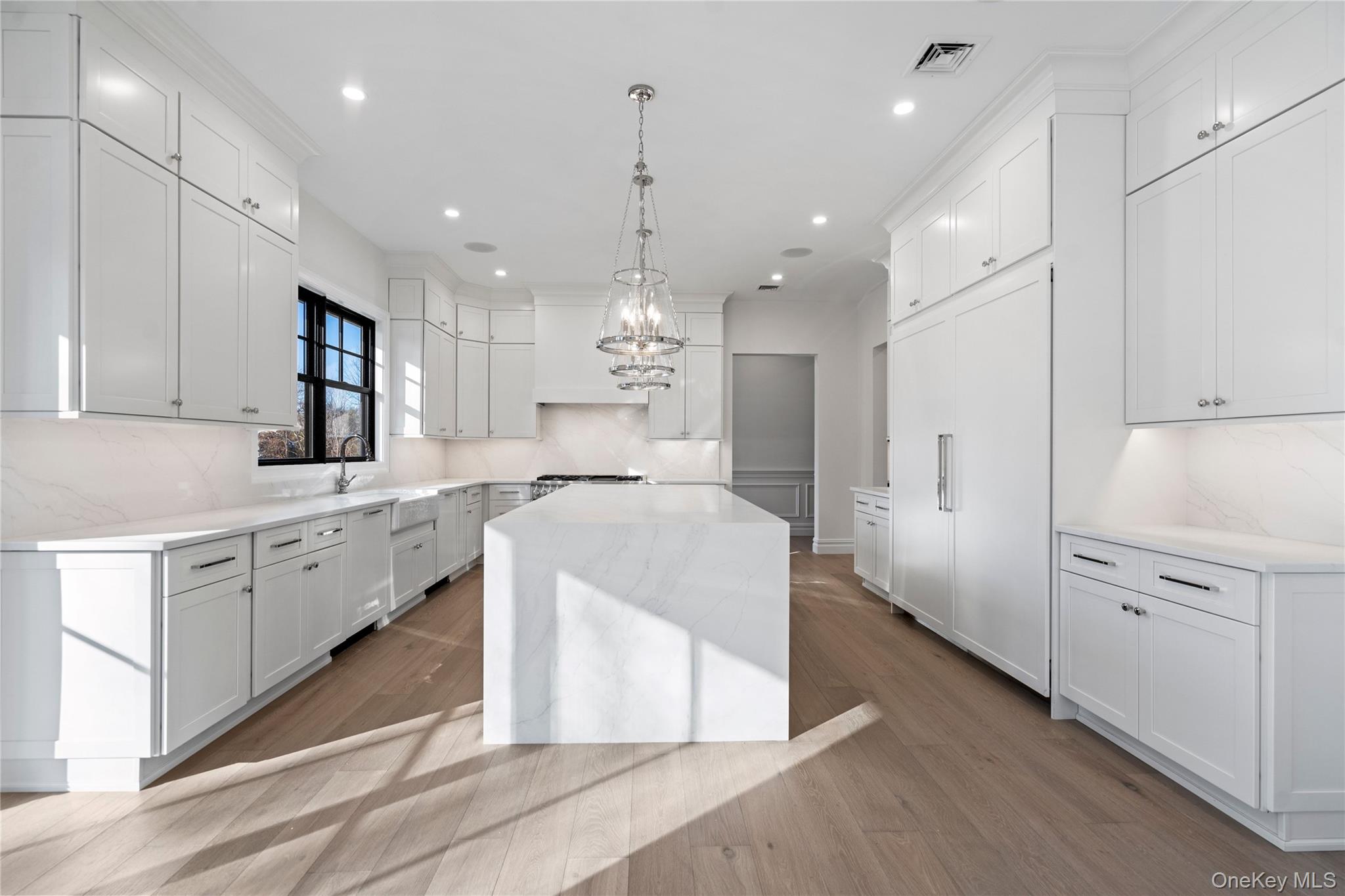 #12 photo, 30 Main Parkway, Plainview , NY 11803