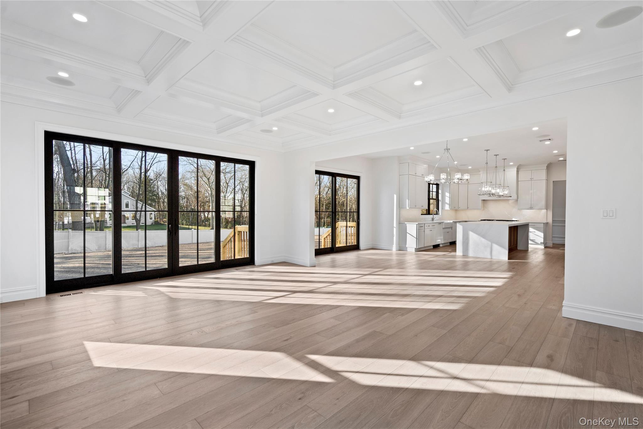 #18 photo, 30 Main Parkway, Plainview , NY 11803