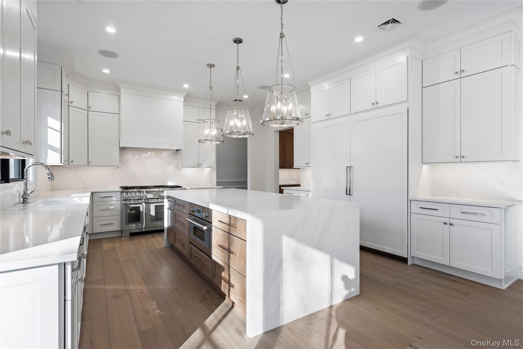 #9 photo, 30 Main Parkway, Plainview , NY 11803