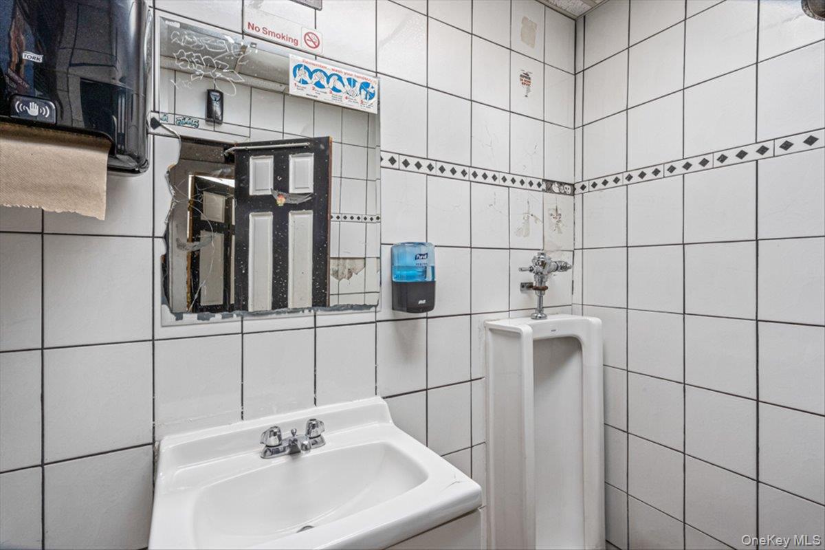 #16 photo, 83-18 Parsons Boulevard, クイーンズ区 Jamaica , NY 11431