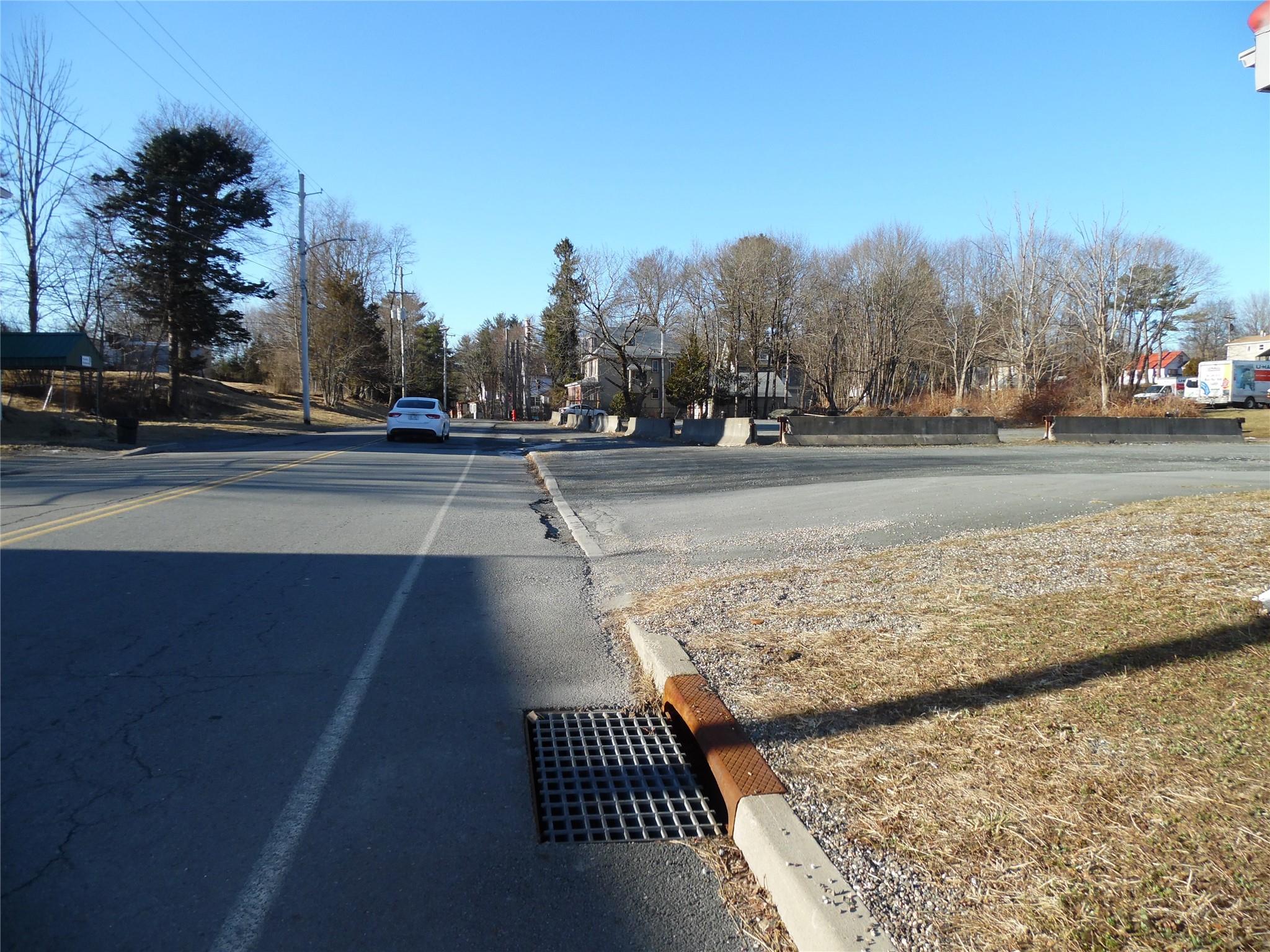 #7 photo, 515 Broadway, Monticello , NY 12701