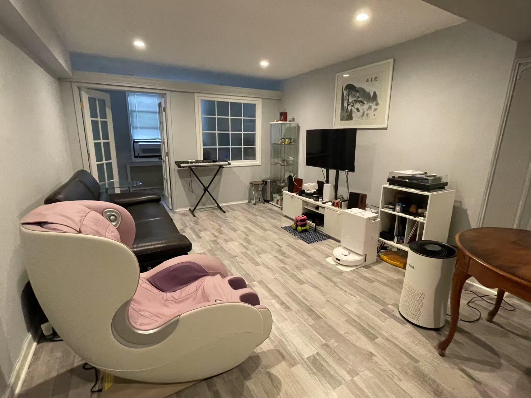 #8 photo, 140-50 Burden Crescent, クイーンズ区 Jamaica , NY 11435