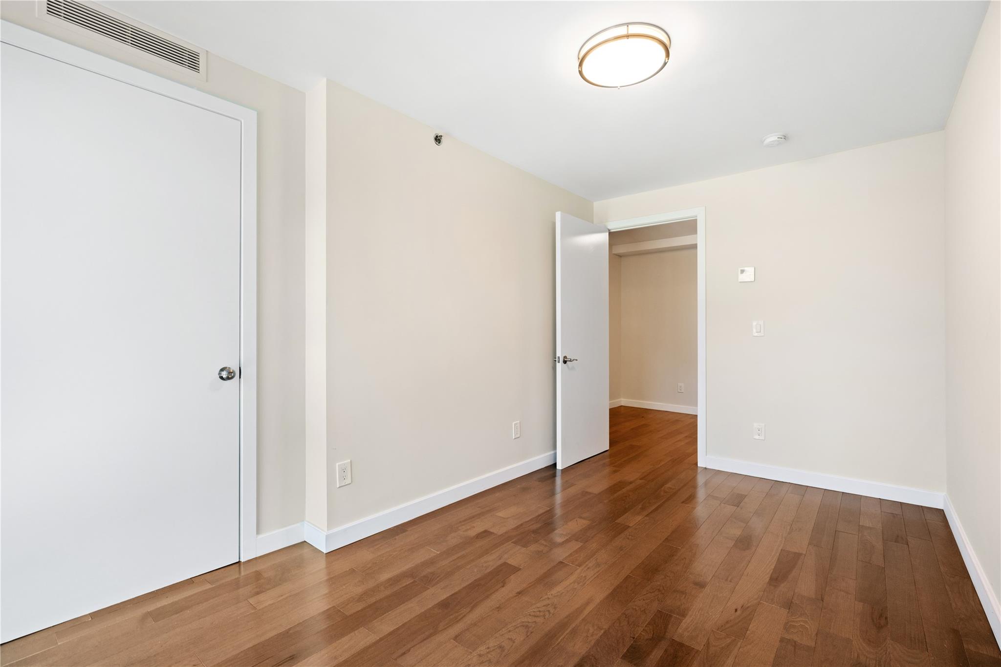 #12 photo, 9745 63rd Drive, クイーンズ区 Rego Park , NY 11374