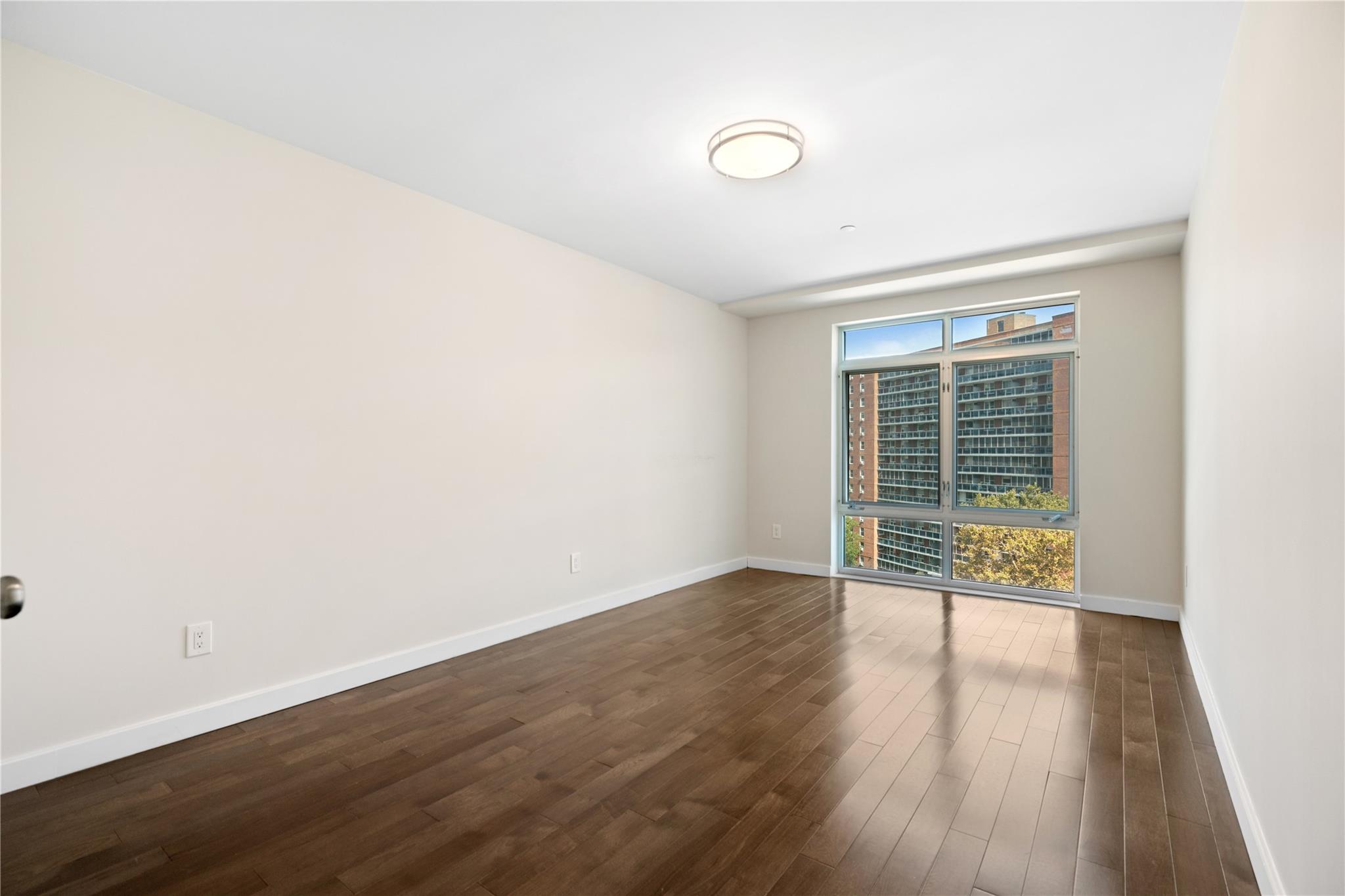 #14 photo, 9745 63rd Drive, クイーンズ区 Rego Park , NY 11374