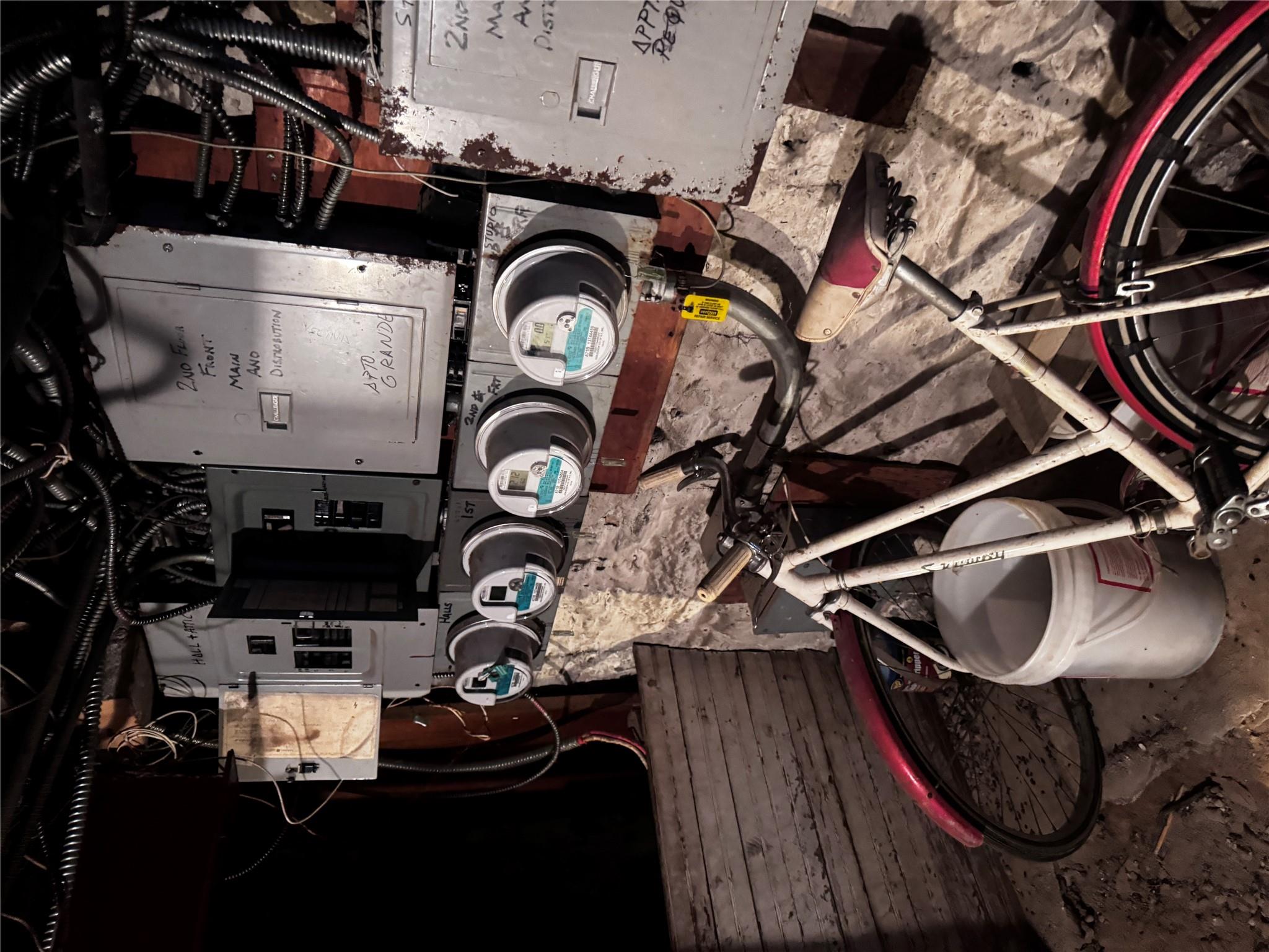 #15 photo, 101-16 32nd Ave, 皇后區 艾姆赫斯特 East Elmhurst , NY 11369