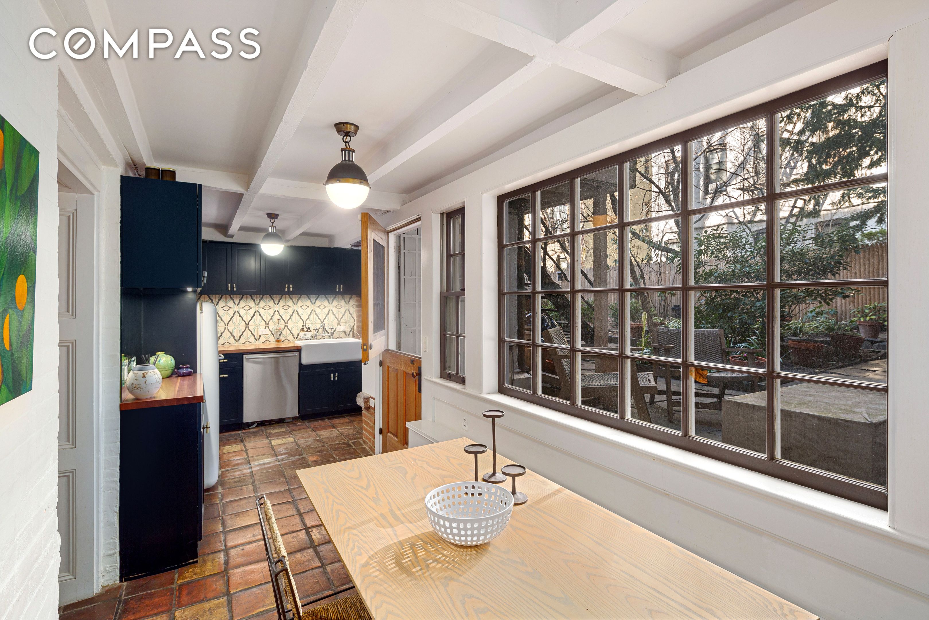 #7 photo, 119 E 10th Street, マンハッタン East Village , NY 10003