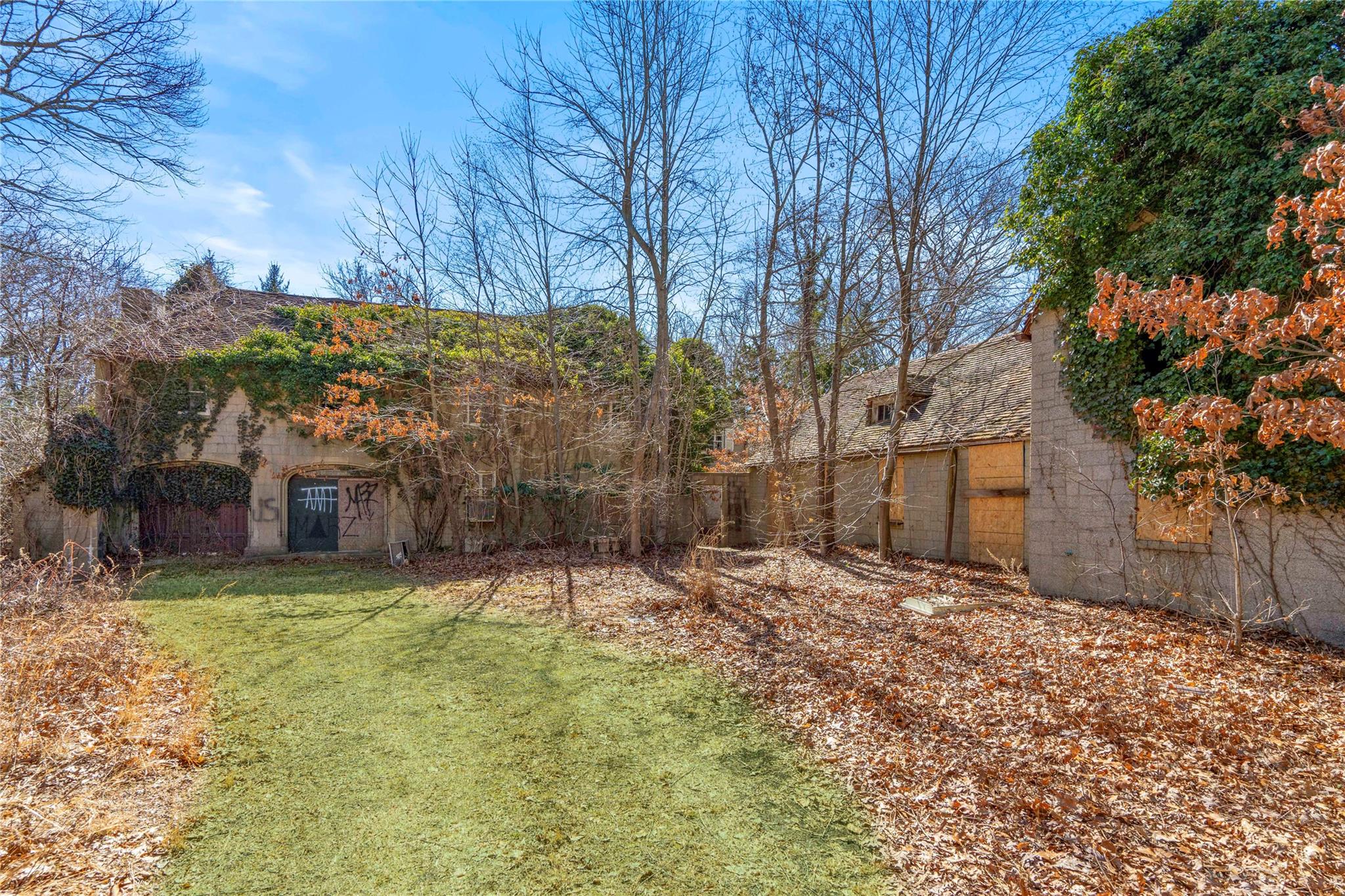 #8 photo, 2340 Cedar Swamp Road, ナッソー郡 Brookville , NY 11545