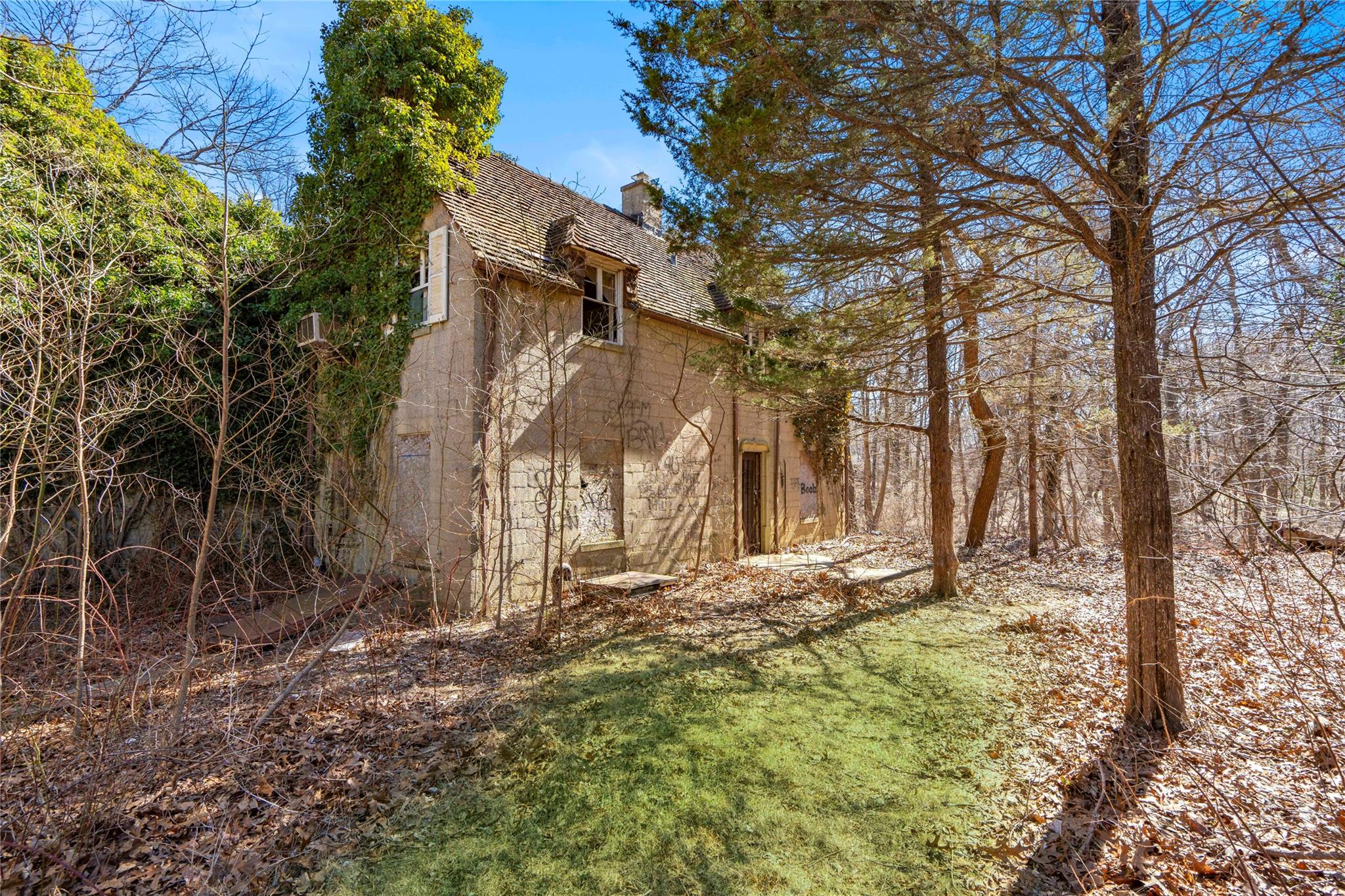 #3 photo, 2340 A Cedar Swamp Road, ナッソー郡 Brookville , NY 11545