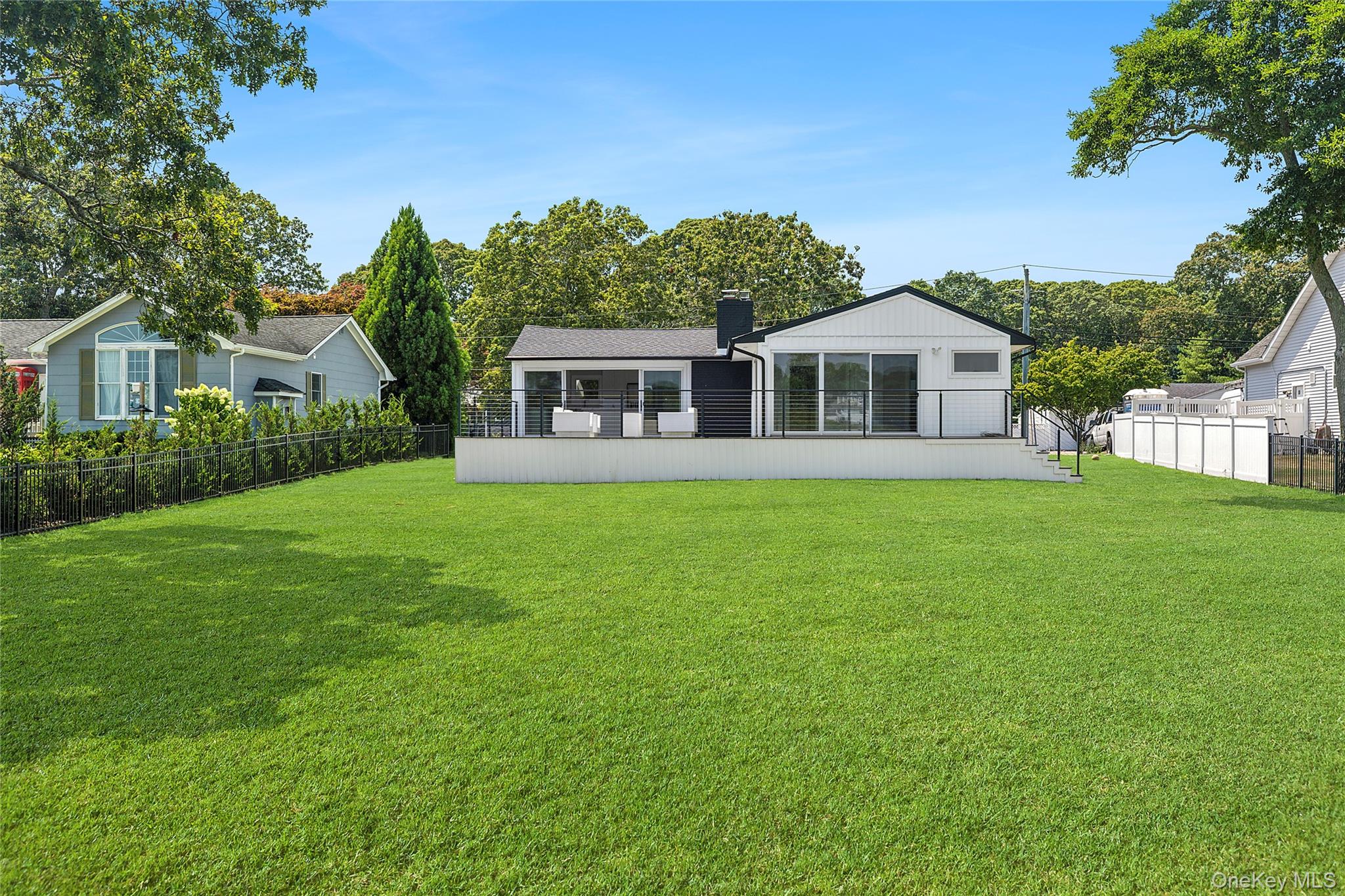 #14 photo, 193 Holiday Boulevard, サフォーク郡 Center Moriches , NY 11934