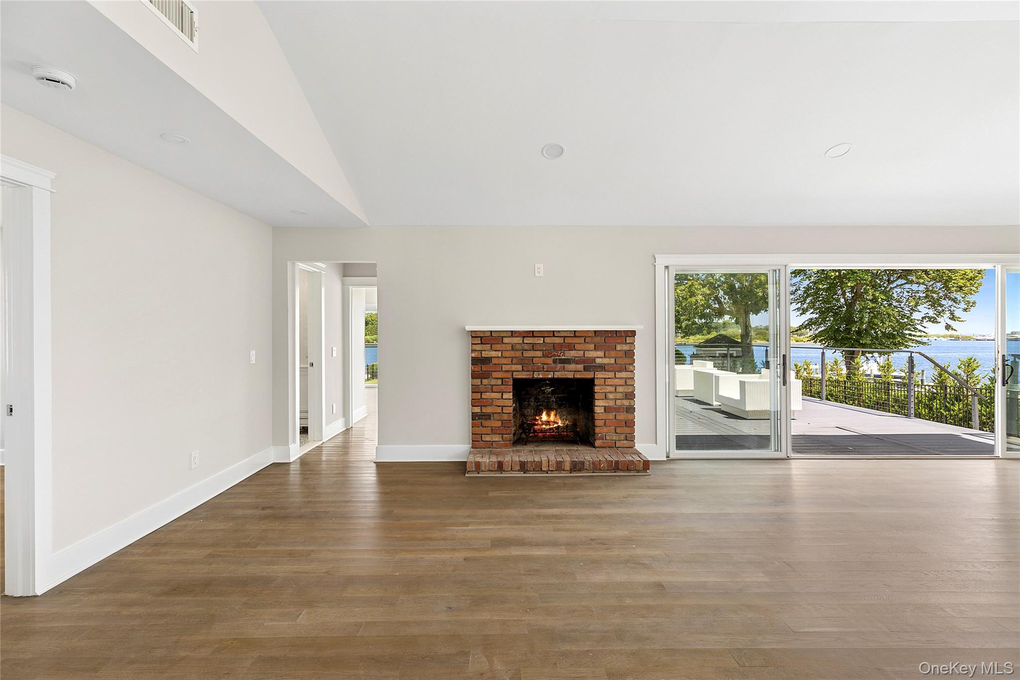 #3 photo, 193 Holiday Boulevard, サフォーク郡 Center Moriches , NY 11934