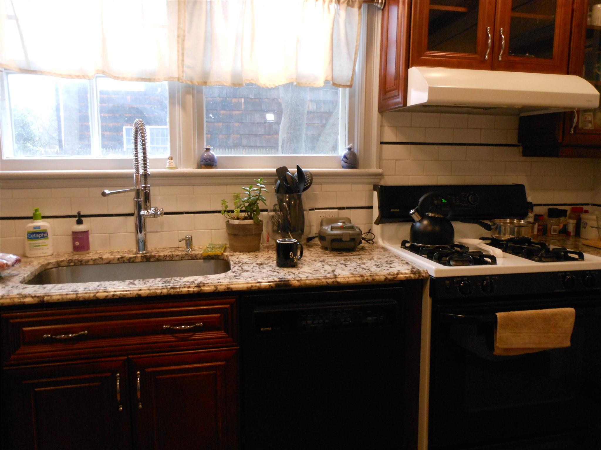 #13 photo, 47 Monroe Street, サフォーク郡 Northport , NY 11768