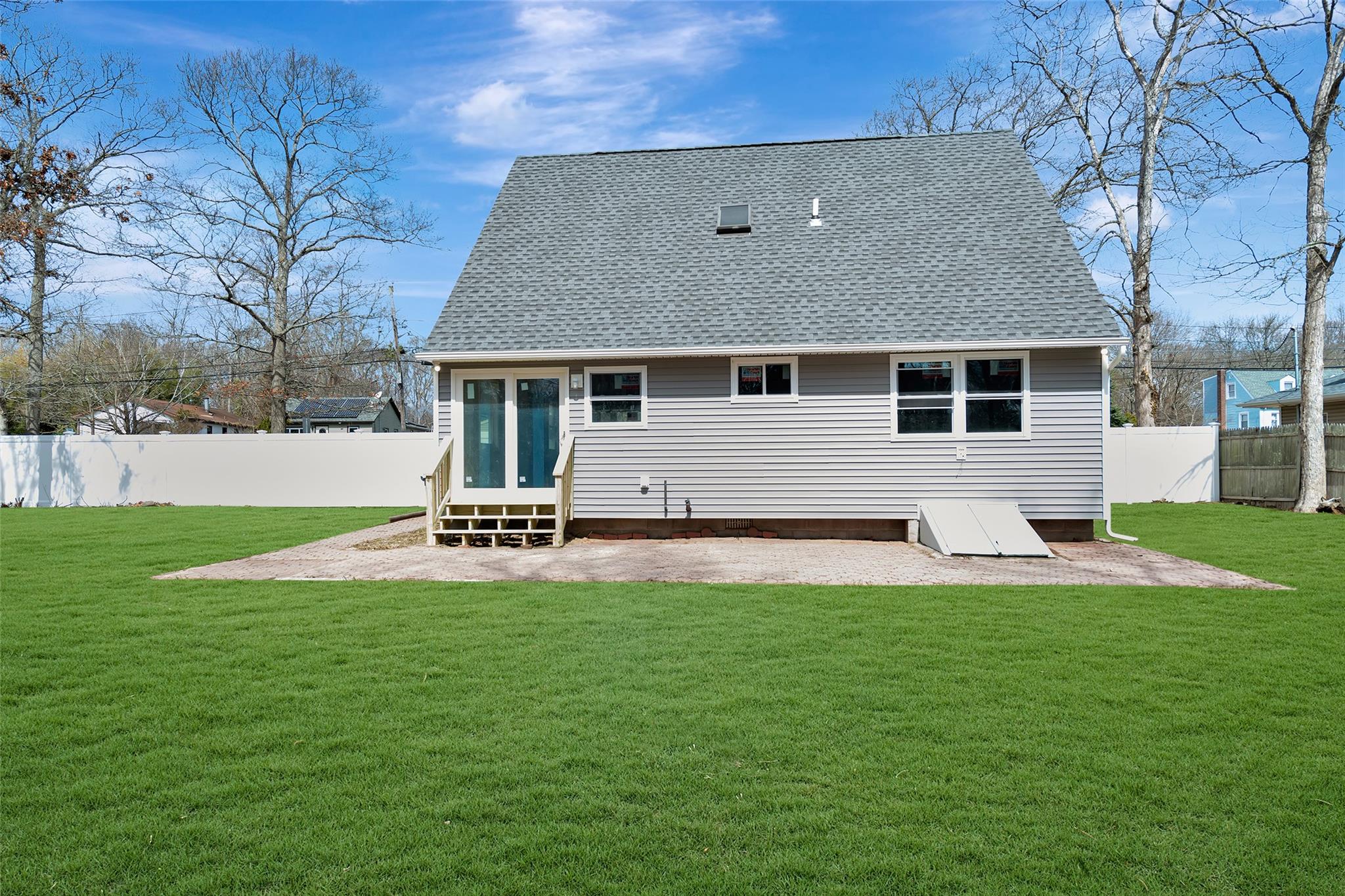 #3 photo, 154 Meadowmere Avenue, Mastic , NY 11950