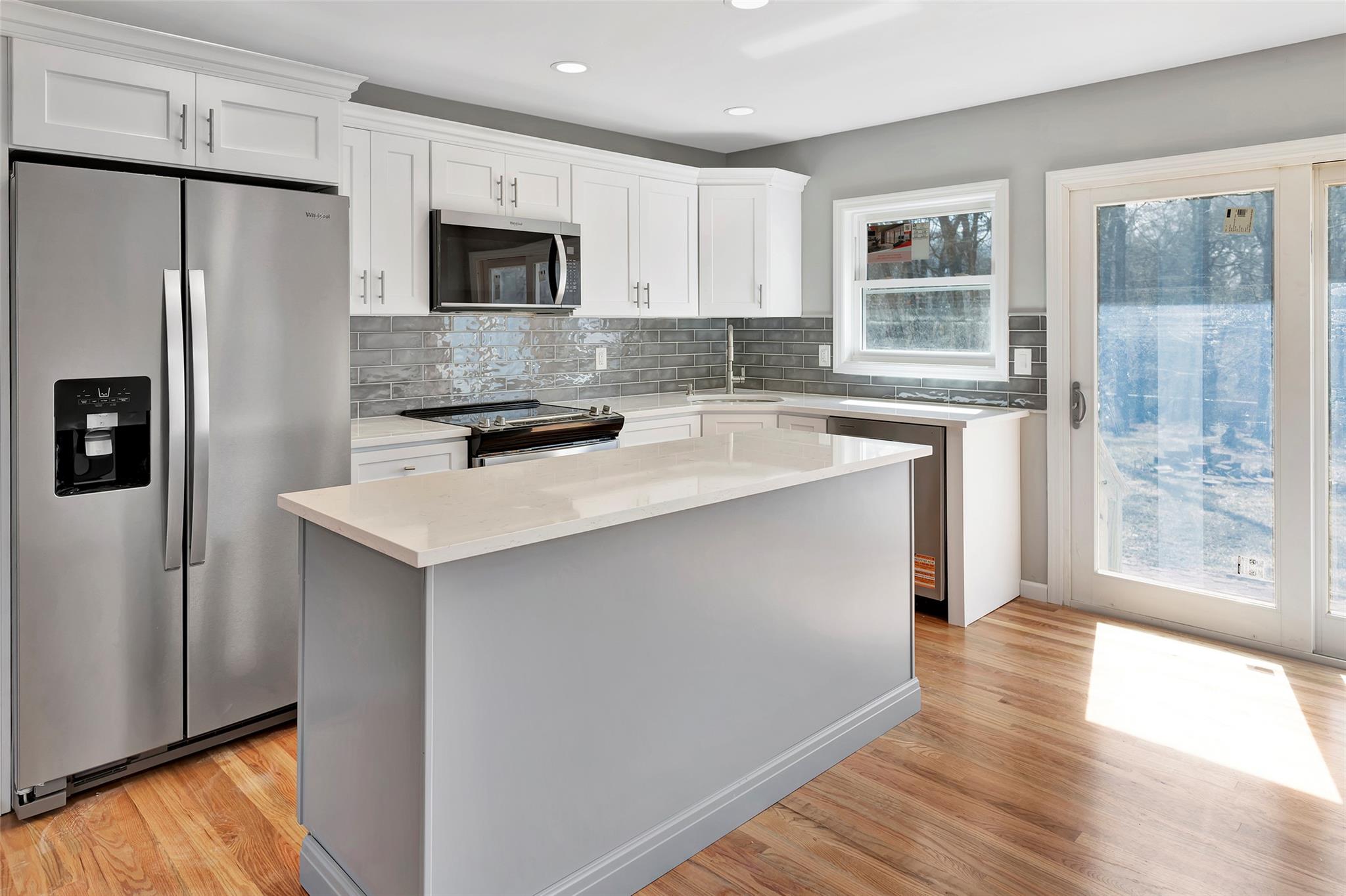 #6 photo, 154 Meadowmere Avenue, Mastic , NY 11950