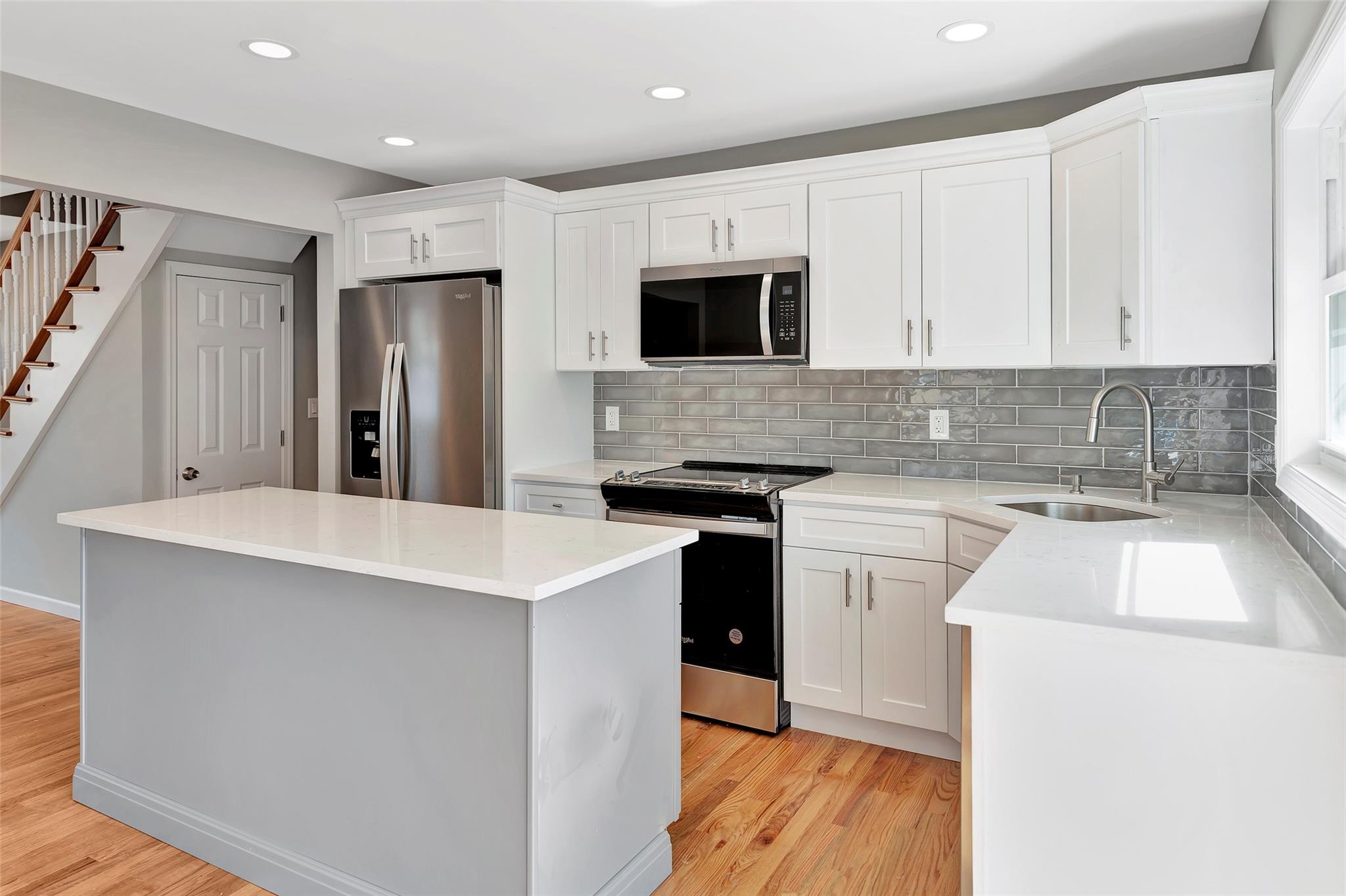 #7 photo, 154 Meadowmere Avenue, Mastic , NY 11950