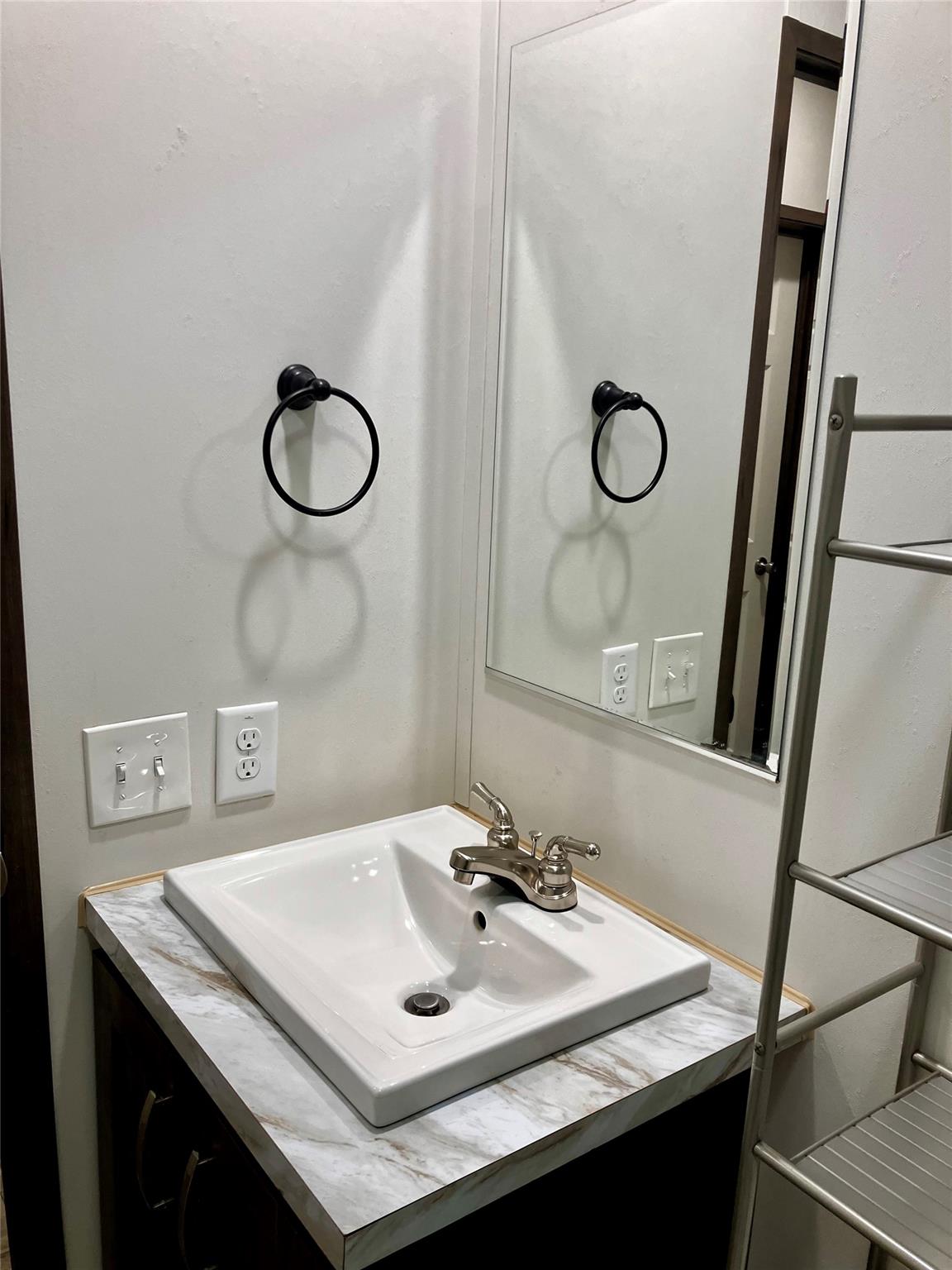 #5 photo, 20 Shore Lane, 뉴욕주 Burlingham , NY 12722