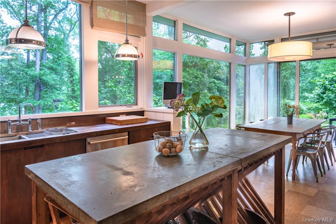 #12 photo, 21 Woods Road, Palisades , NY 10964