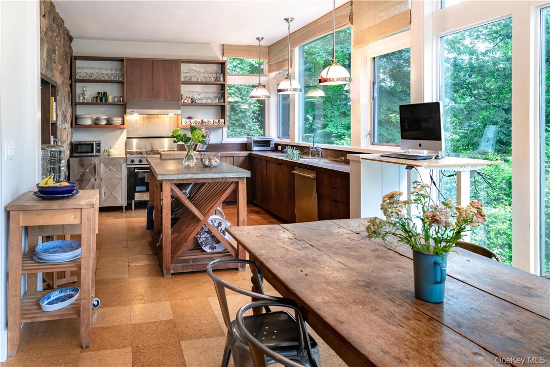 #14 photo, 21 Woods Road, Palisades , NY 10964