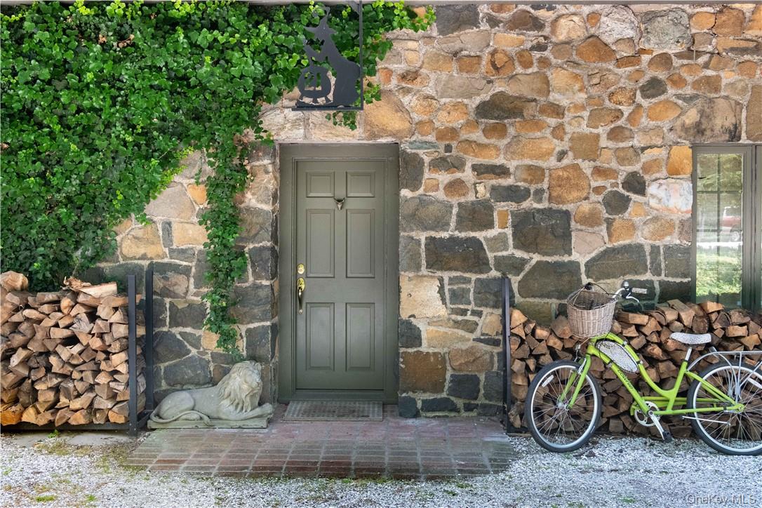 #2 photo, 21 Woods Road, Palisades , NY 10964