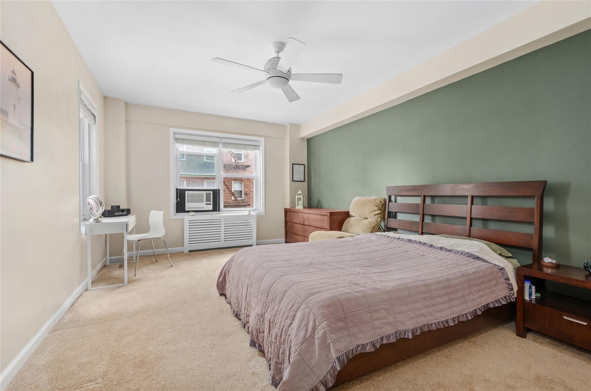 #4 photo, 110-45 Queens Blvd, 皇后区 森林小丘 Forest Hills , NY 11375
