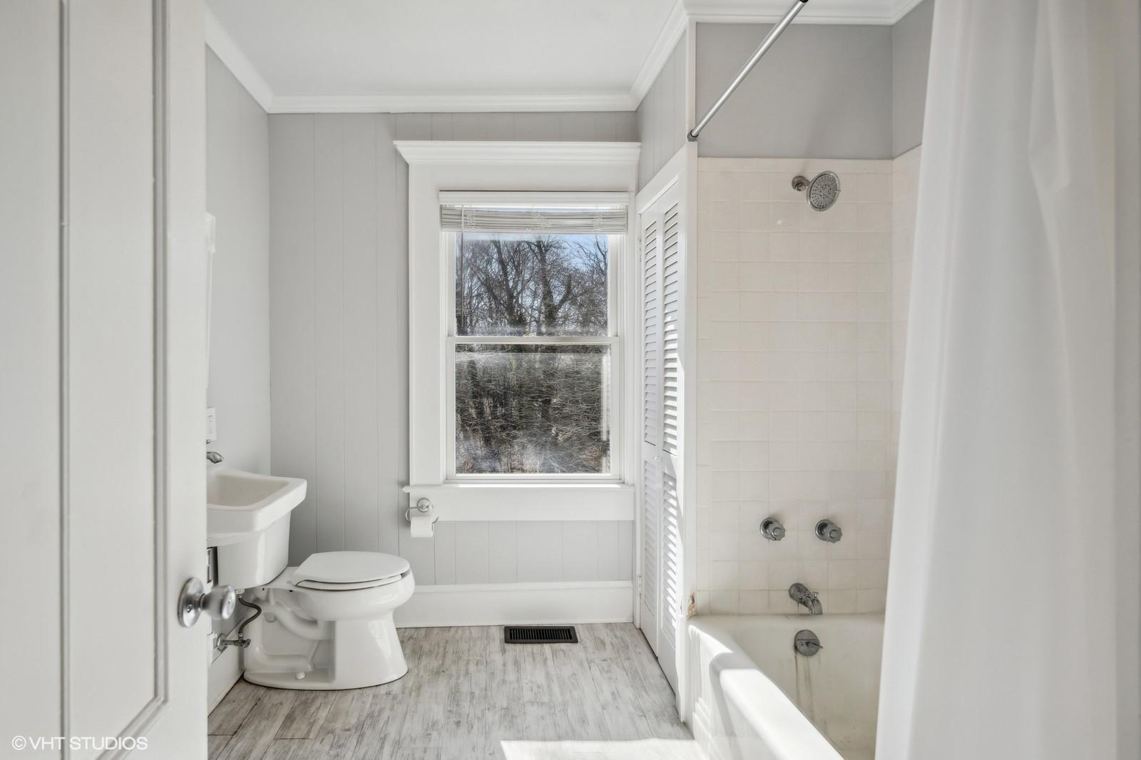 #8 photo, 53740 Route 25, サフォーク郡 Southold , NY 11971