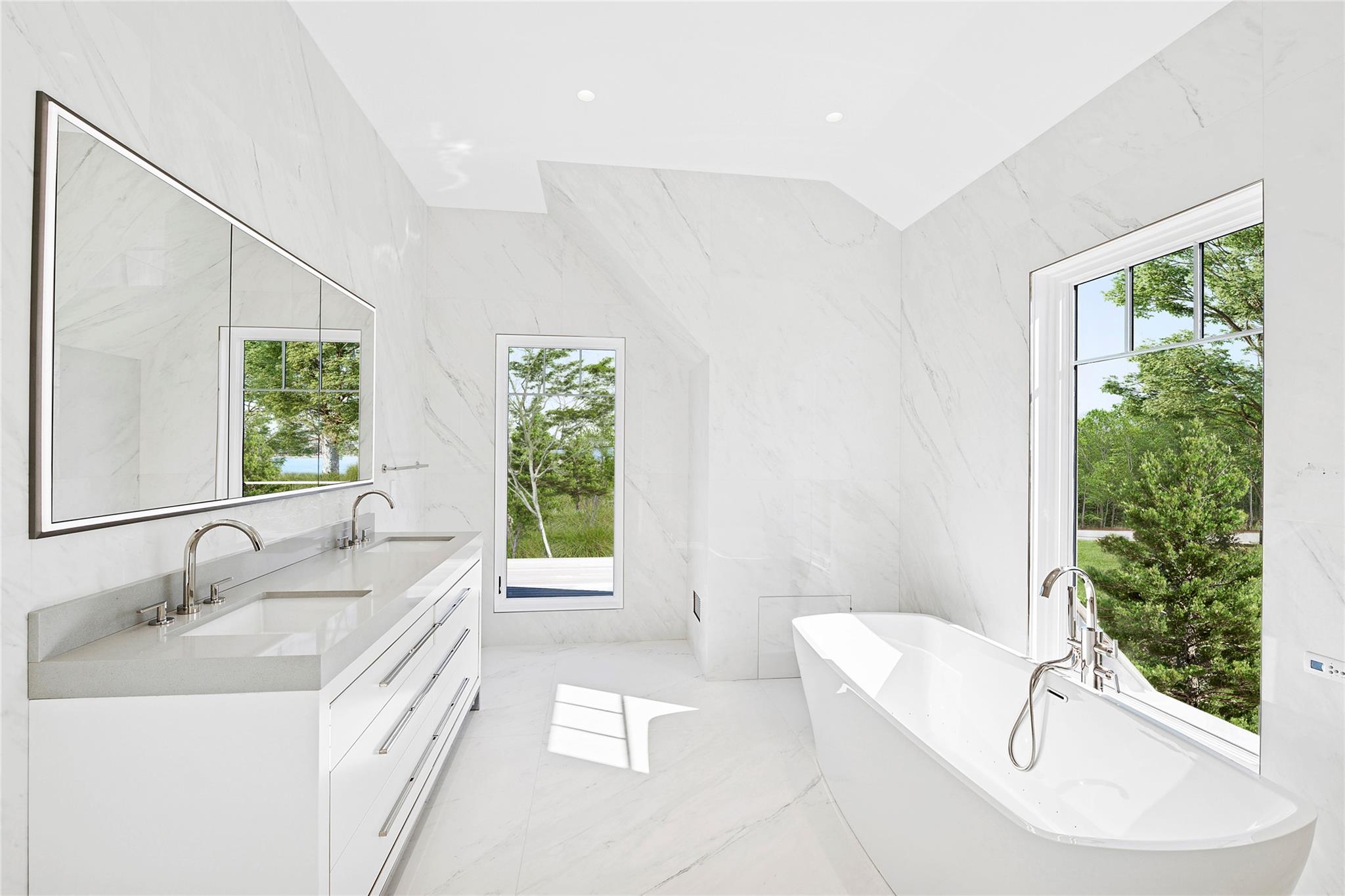 #16 photo, 25 Fresh Pond Road, サフォーク郡 North Haven , NY 11963