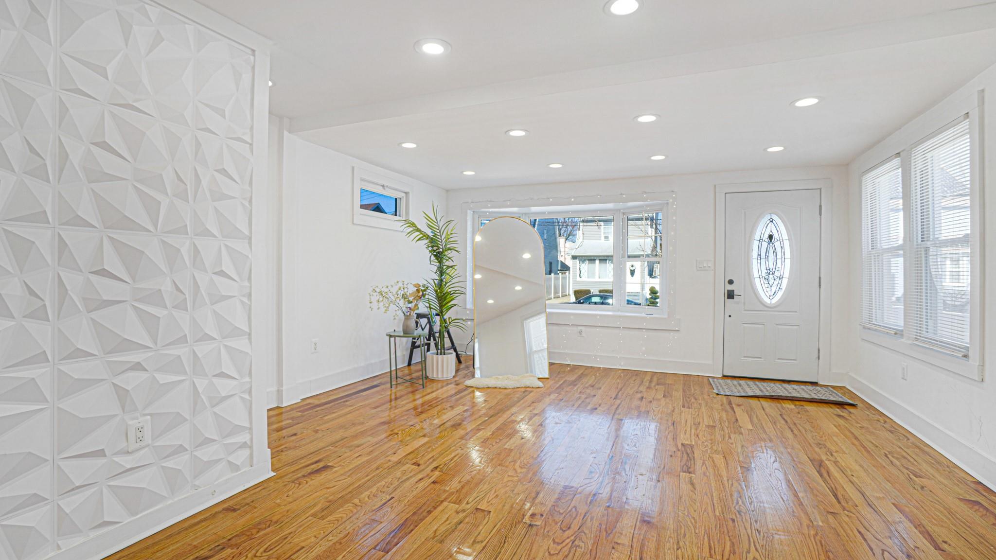 #10 photo, 21924 130th Drive, クイーンズ区 Springfield Gardens , NY 11413