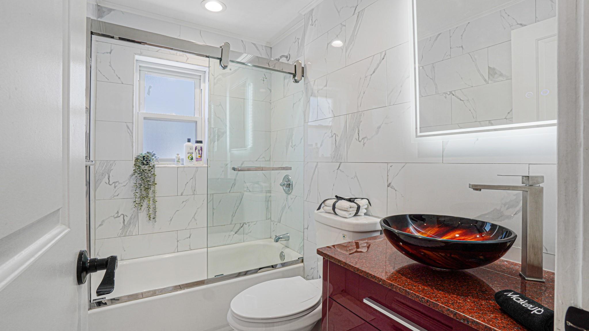 #15 photo, 21924 130th Drive, クイーンズ区 Springfield Gardens , NY 11413