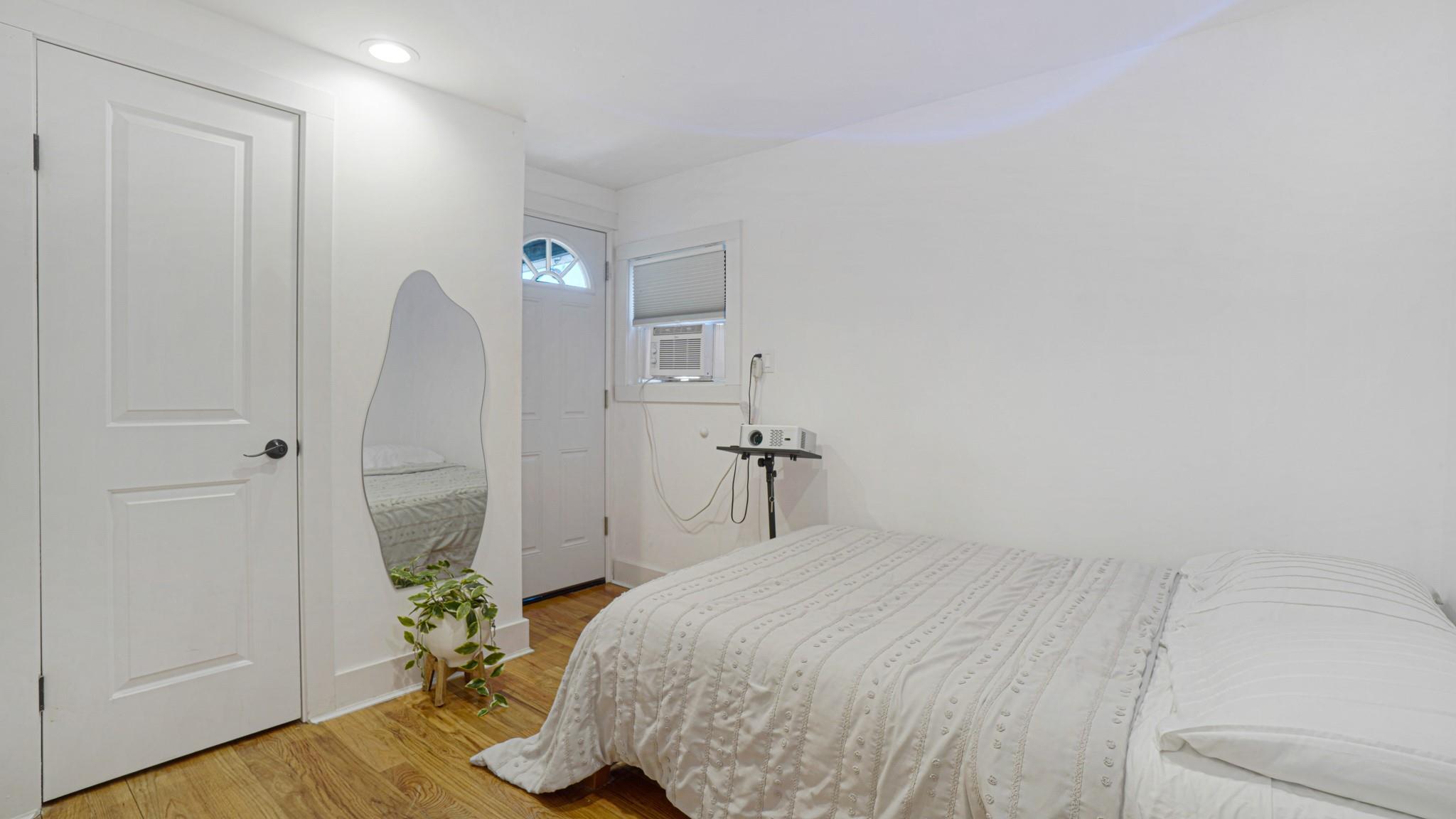 #16 photo, 21924 130th Drive, クイーンズ区 Springfield Gardens , NY 11413