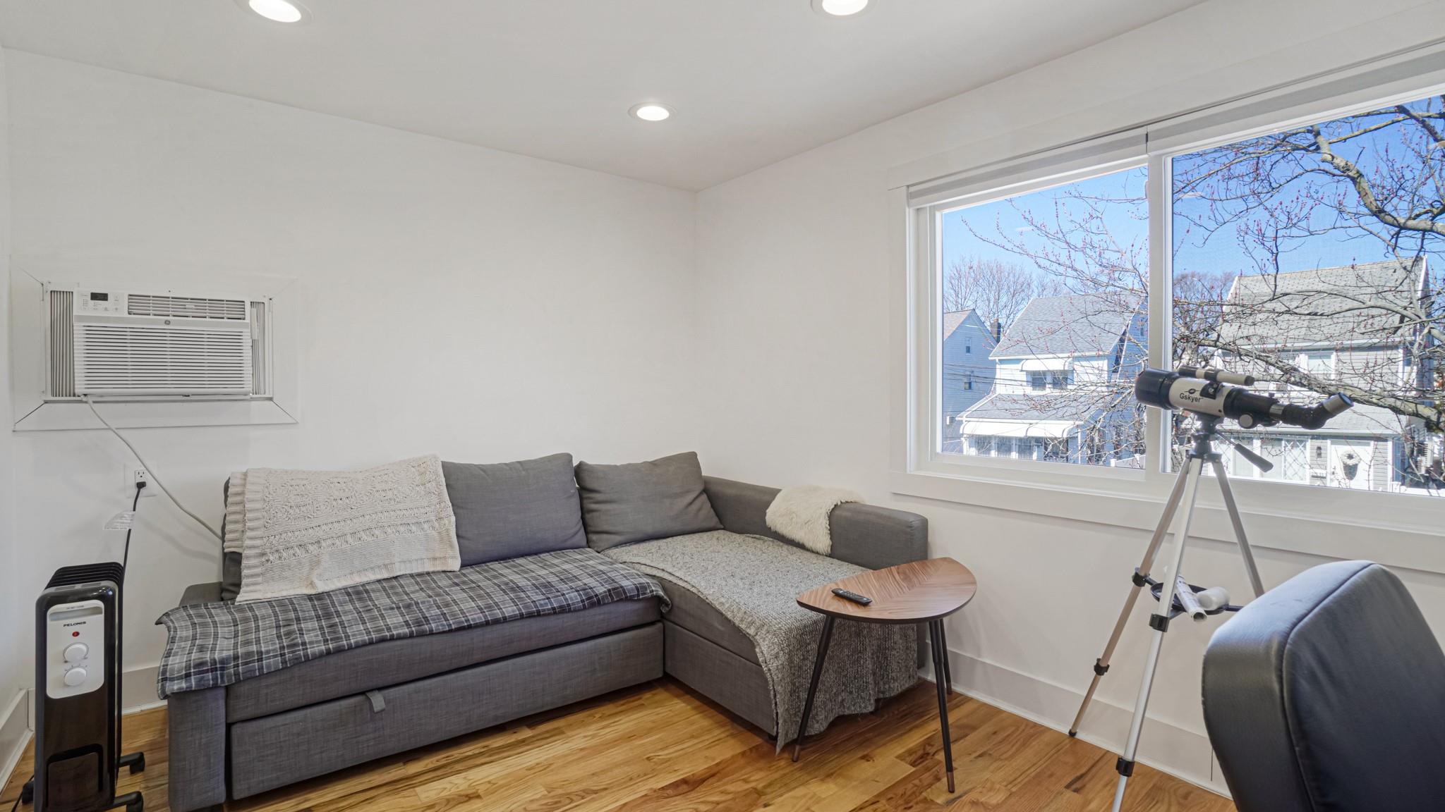 #18 photo, 21924 130th Drive, クイーンズ区 Springfield Gardens , NY 11413