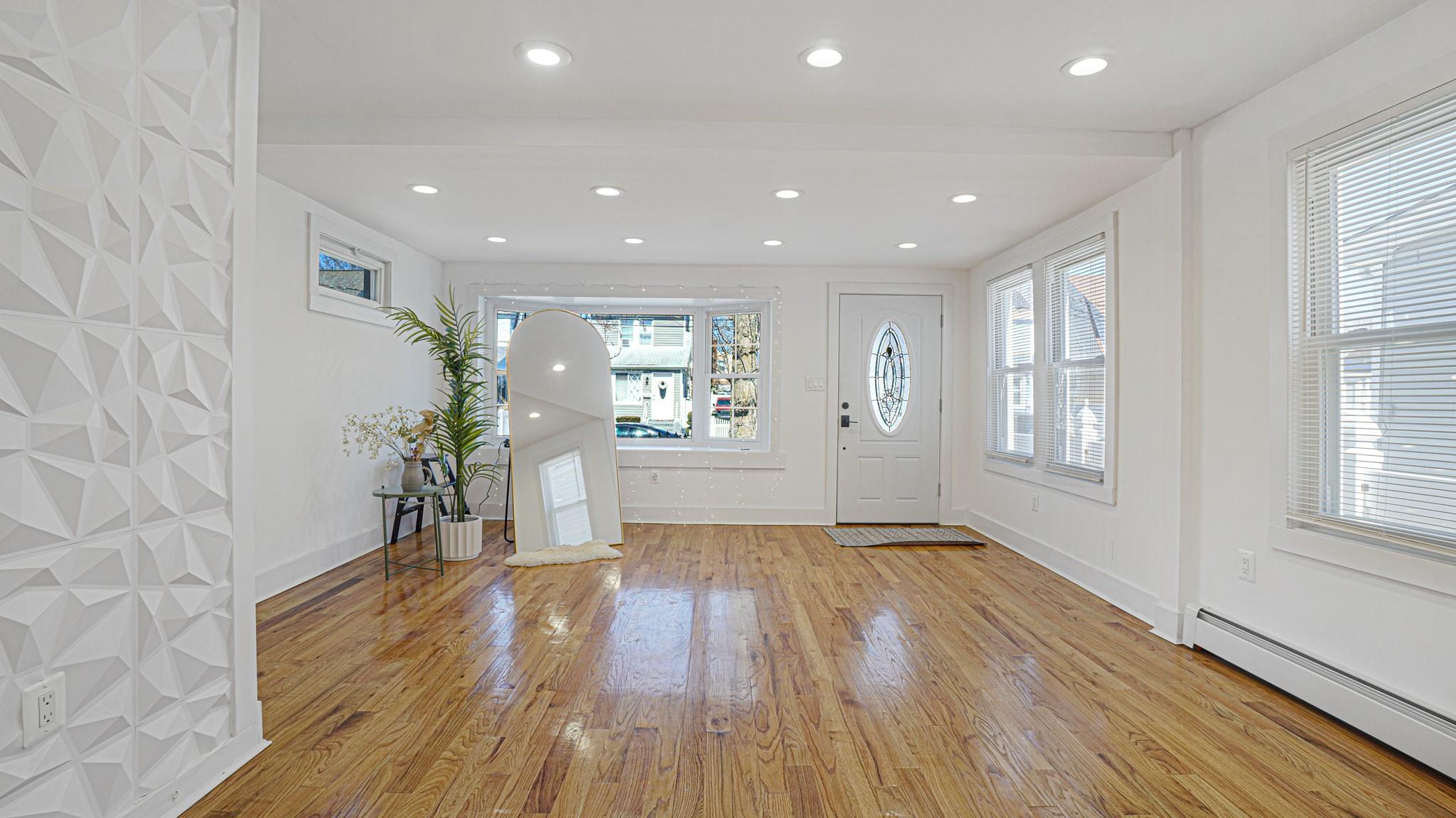 #4 photo, 21924 130th Drive, クイーンズ区 Springfield Gardens , NY 11413